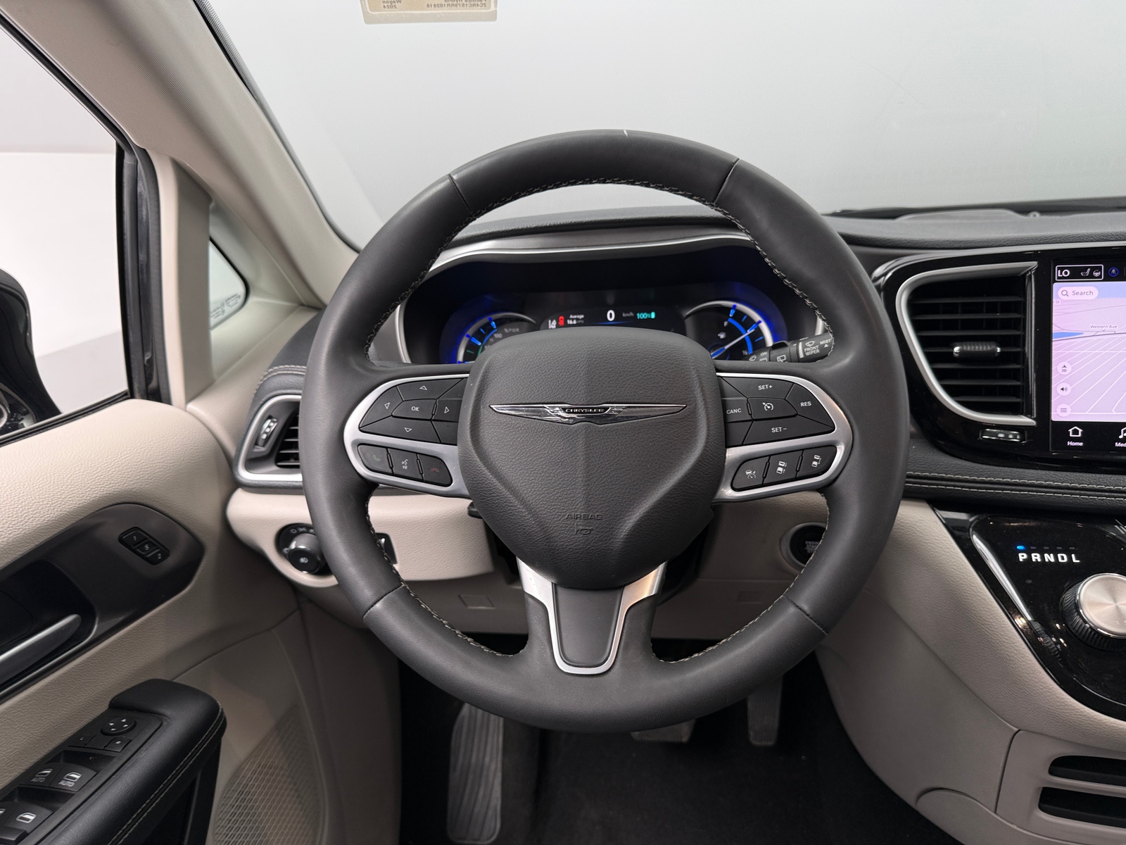 Thumbnail: 2024 Chrysler Pacifica - 4