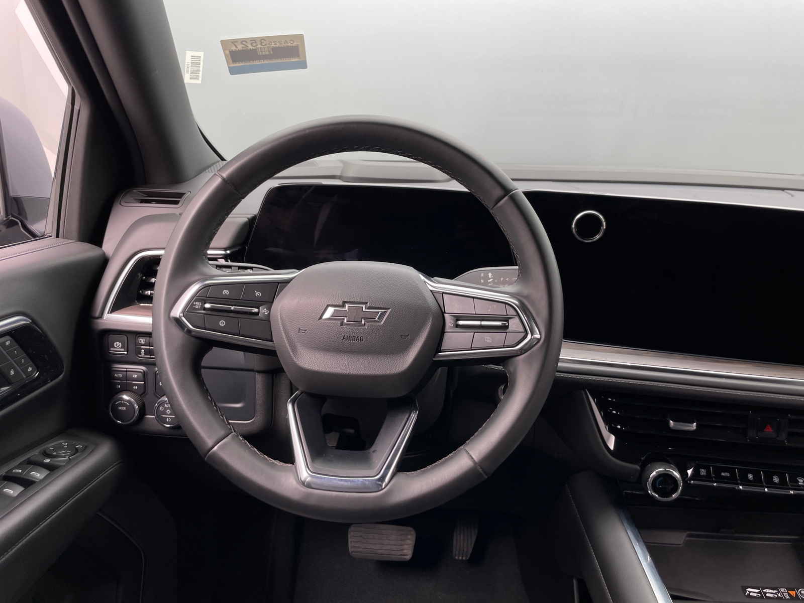Thumbnail: 2025 Chevrolet Suburban - 4