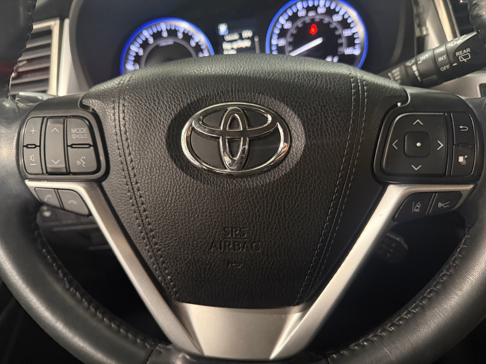 Thumbnail: 2019 Toyota Highlander - 4