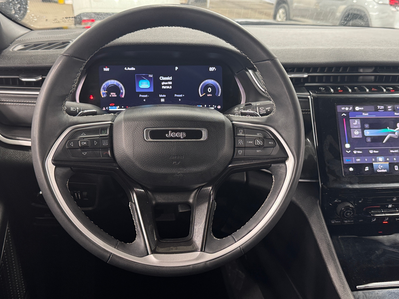 Thumbnail: 2023 Jeep Grand Cherokee L - 4