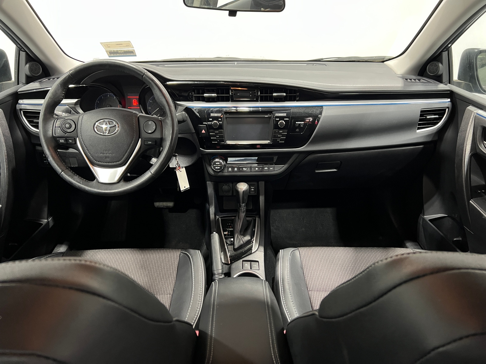 Thumbnail: 2014 Toyota Corolla - 3