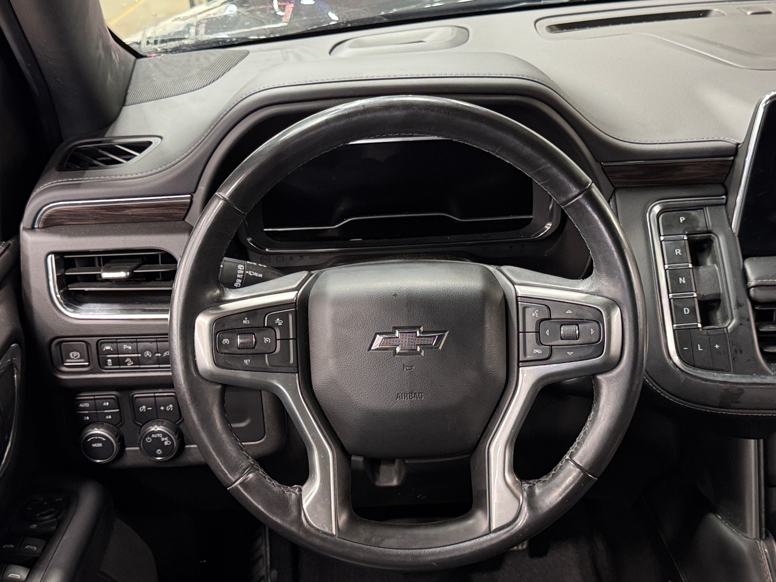 Thumbnail: 2022 Chevrolet Tahoe - 4