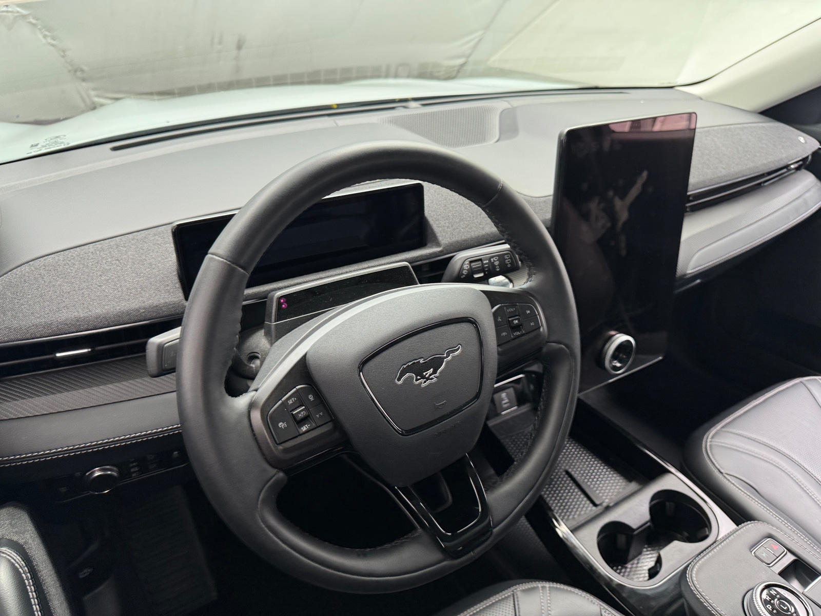 Thumbnail: 2022 Ford Mustang Mach-E - 4
