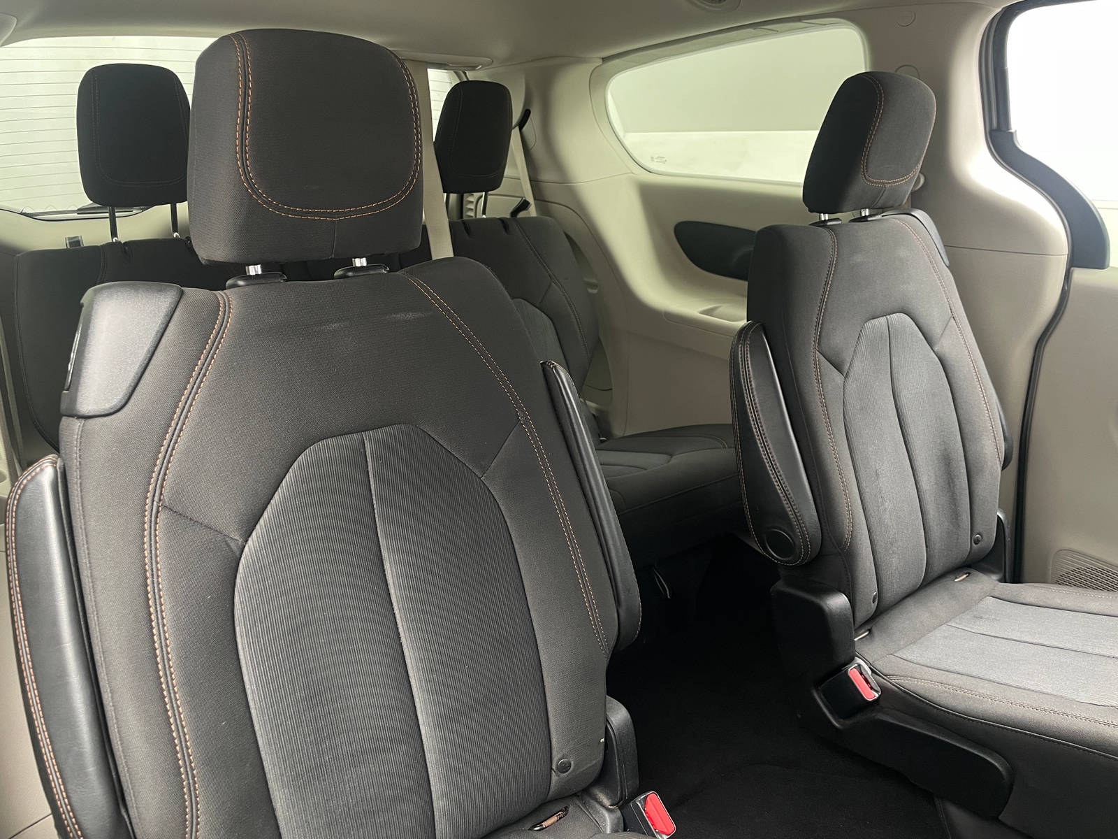 Thumbnail: 2017 Chrysler Pacifica - 6
