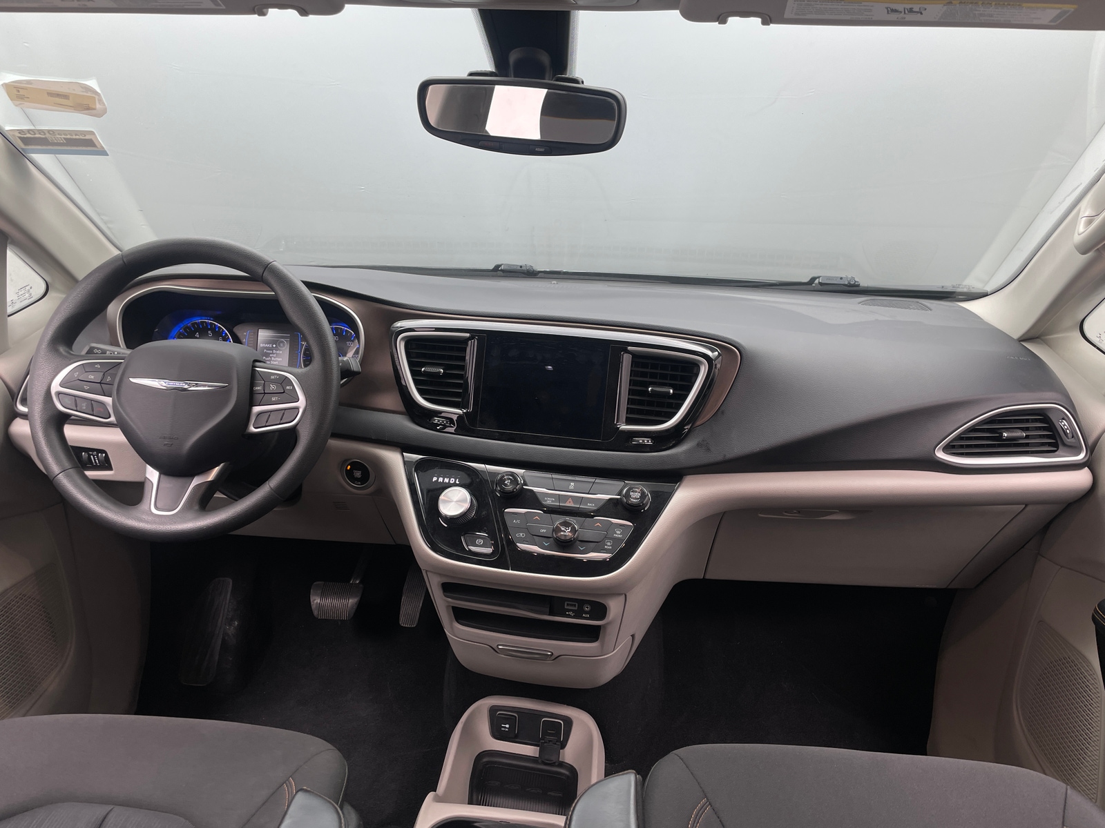 Thumbnail: 2017 Chrysler Pacifica - 3