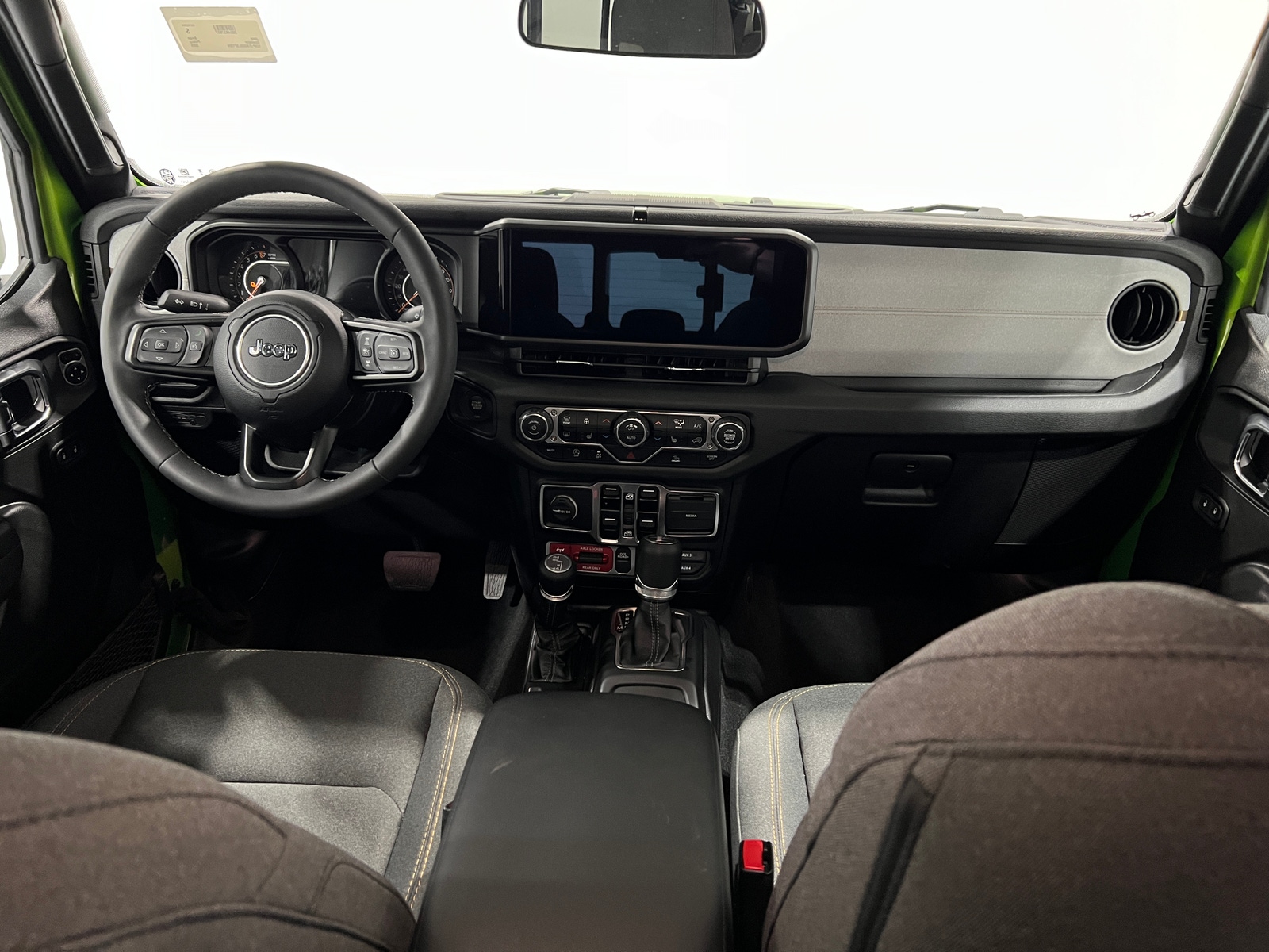 Thumbnail: 2025 Jeep Gladiator - 3