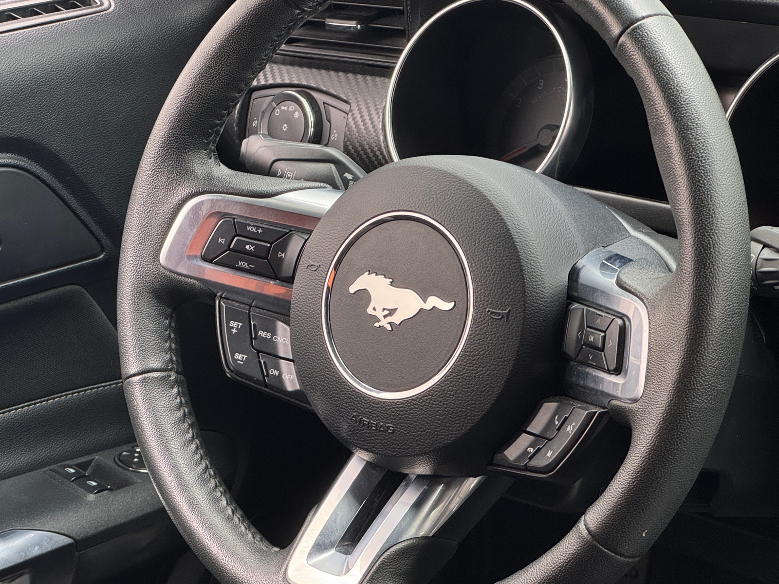Thumbnail: 2022 Ford Mustang - 4