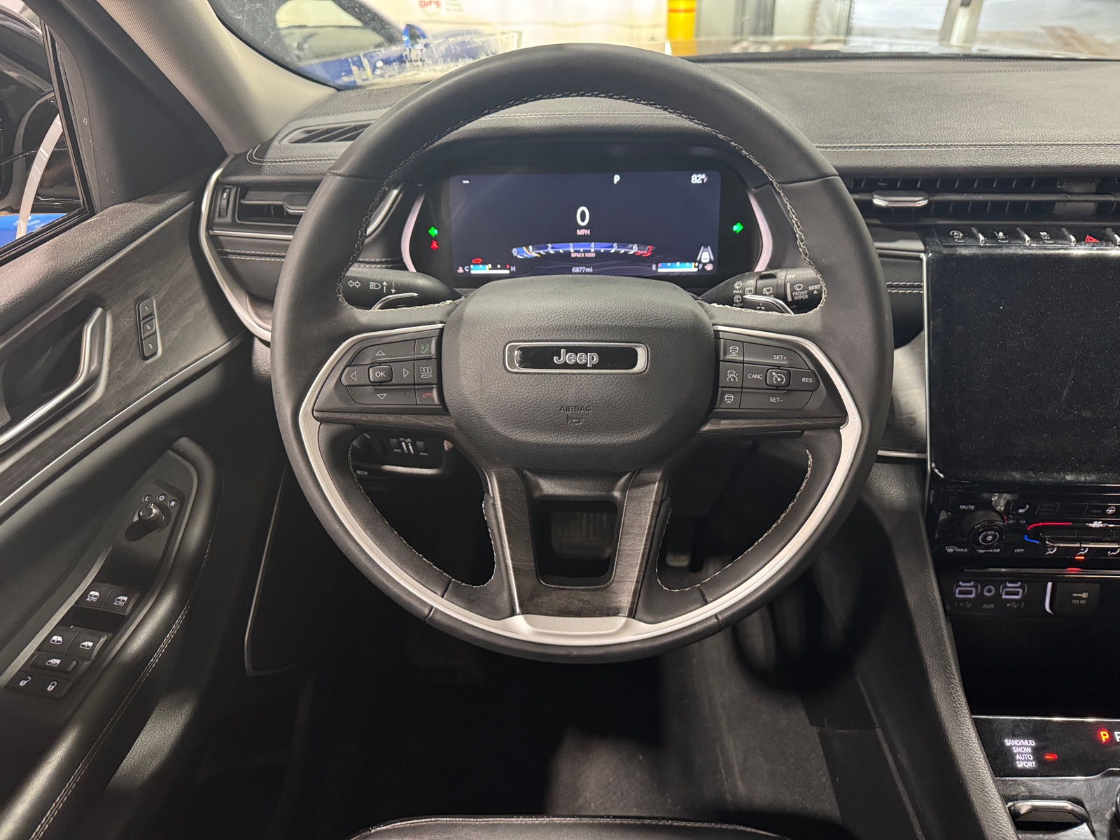Thumbnail: 2023 Jeep Grand Cherokee L - 4