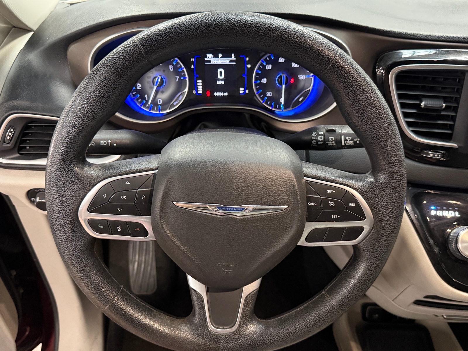 Thumbnail: 2021 Chrysler Voyager - 4