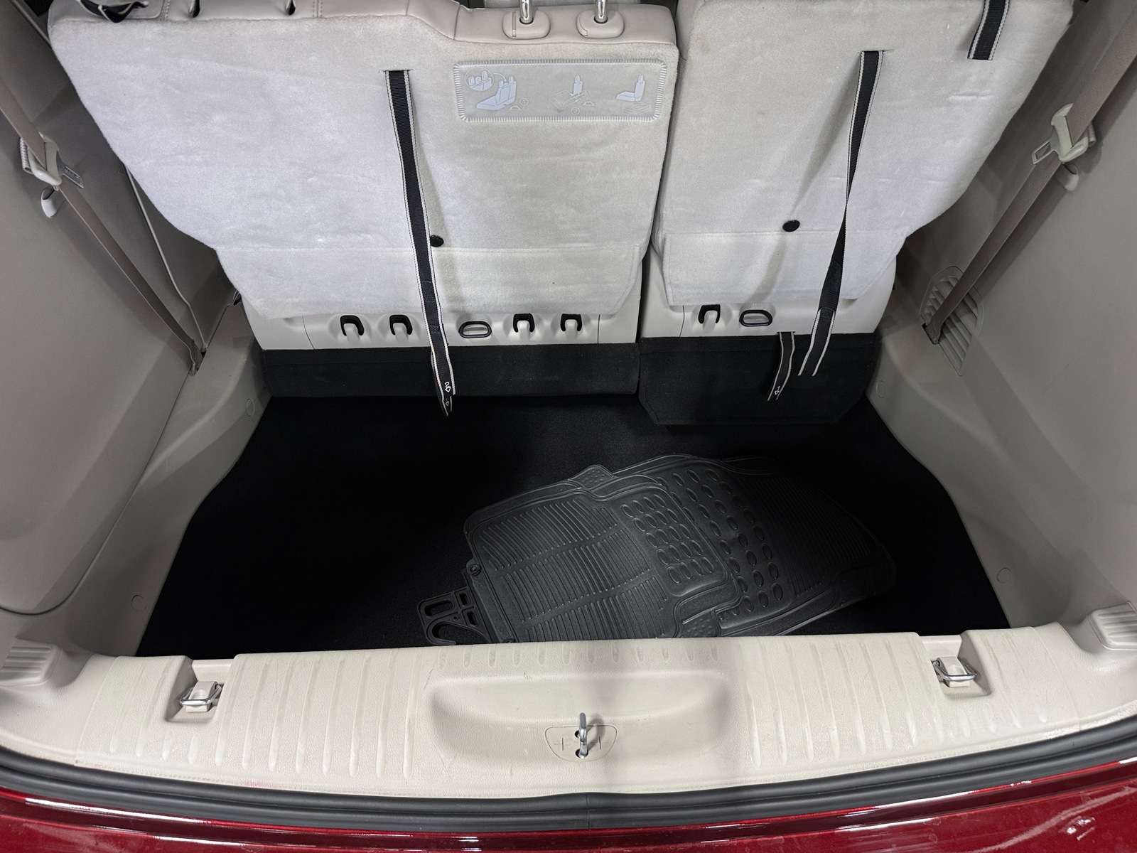 Thumbnail: 2021 Chrysler Voyager - 6