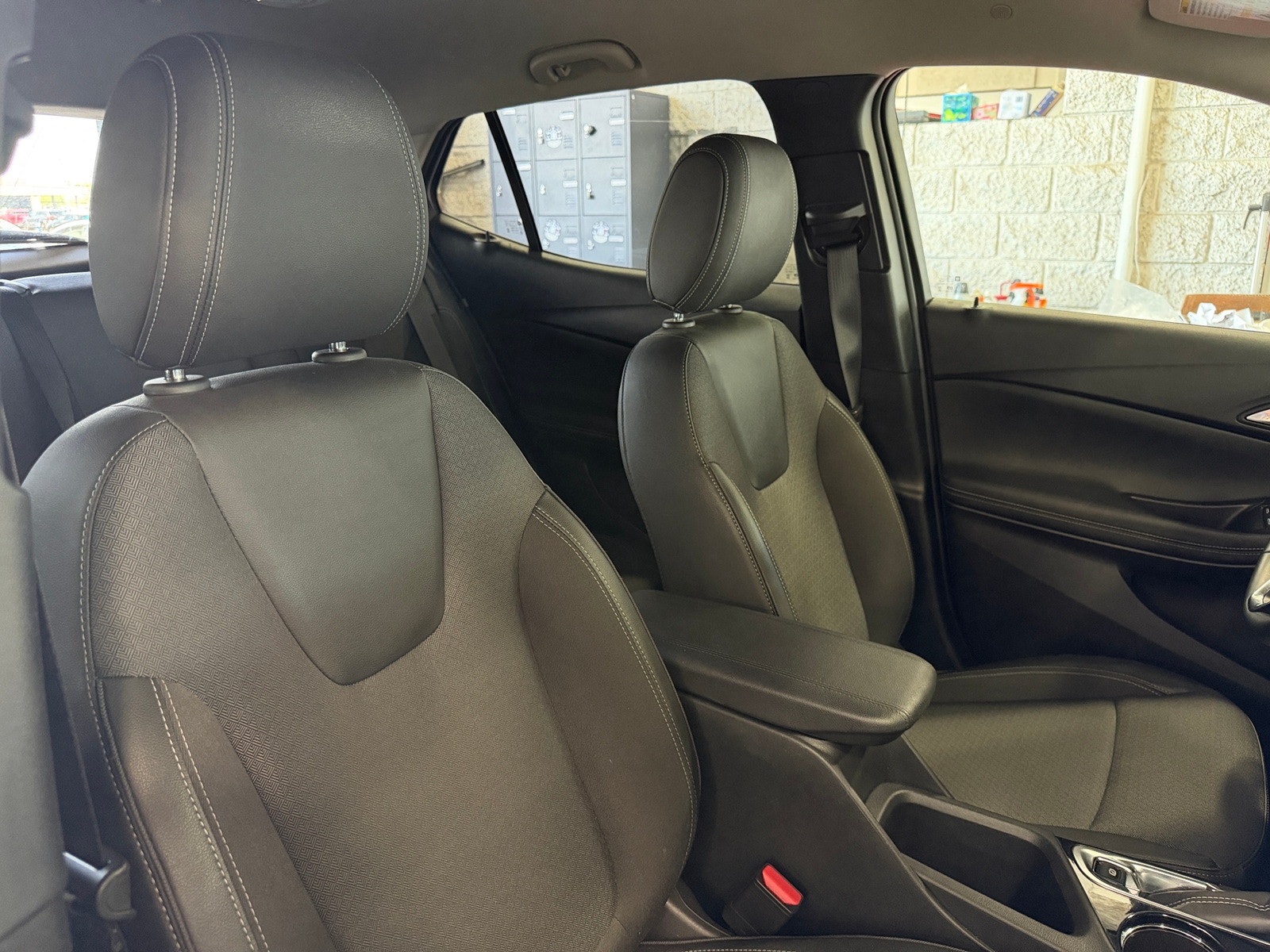 Thumbnail: 2025 Buick Encore GX - 2