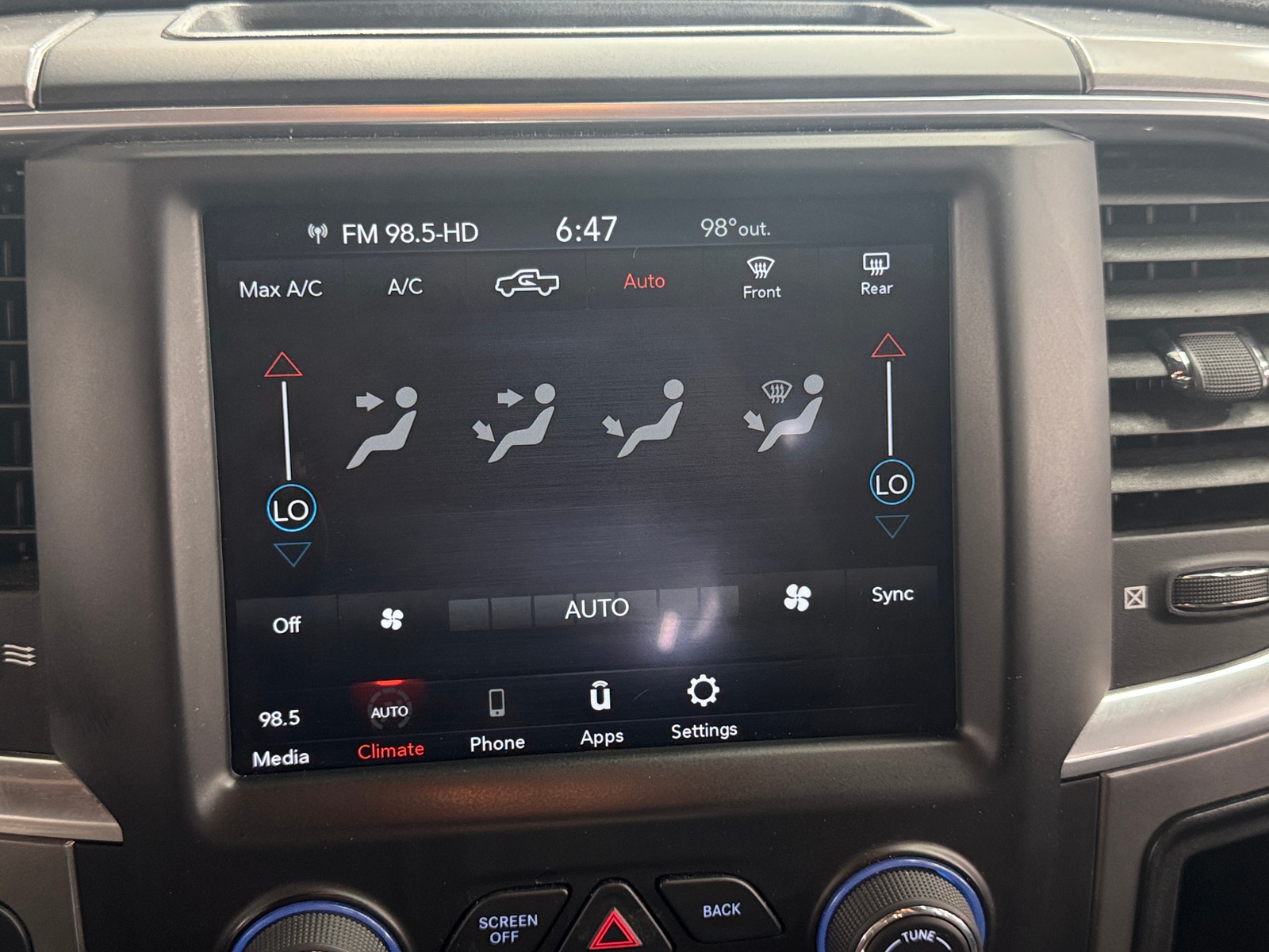 Thumbnail: 2021 RAM 1500 Classic - 4