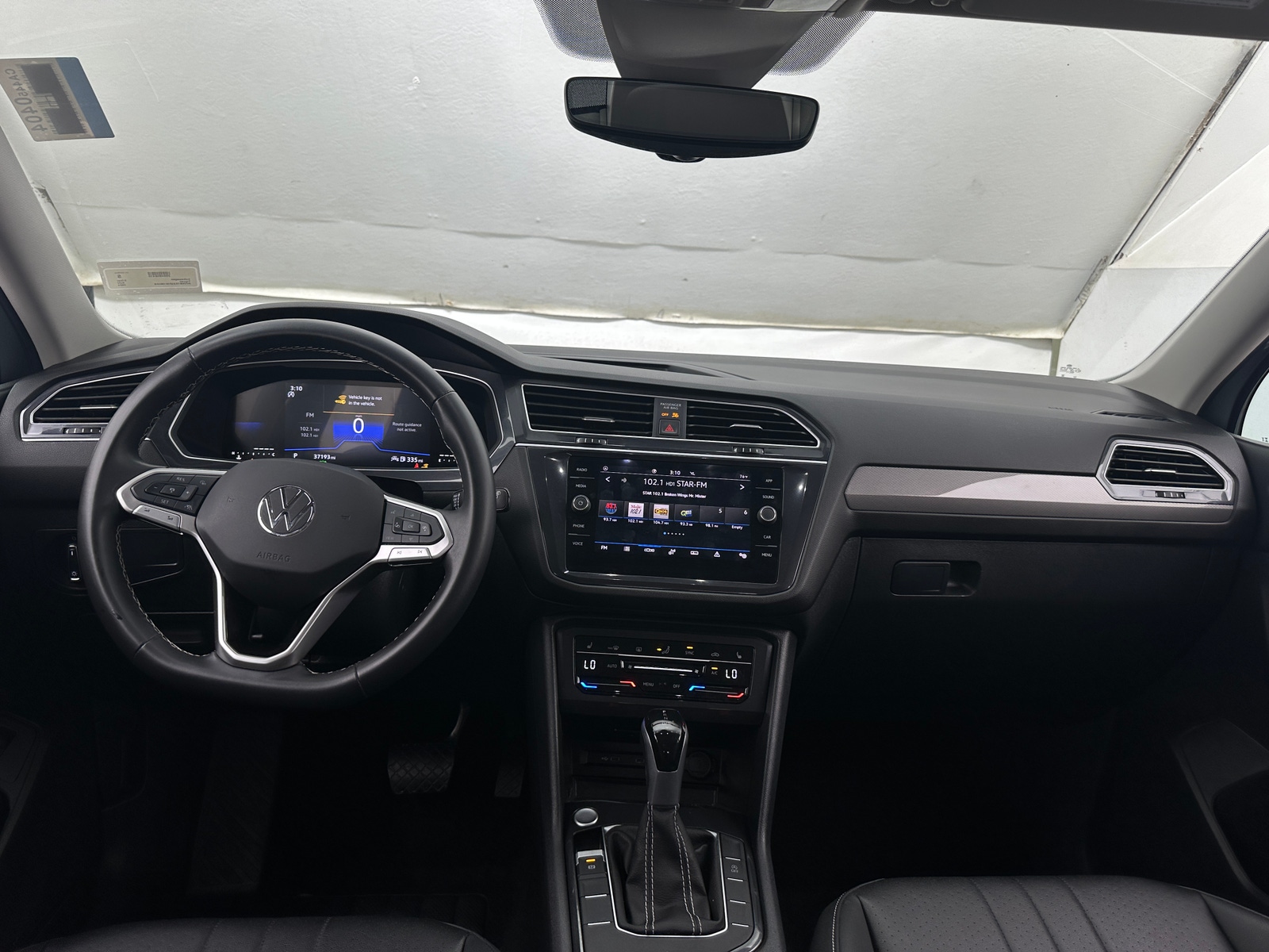 Thumbnail: 2024 Volkswagen Tiguan - 2