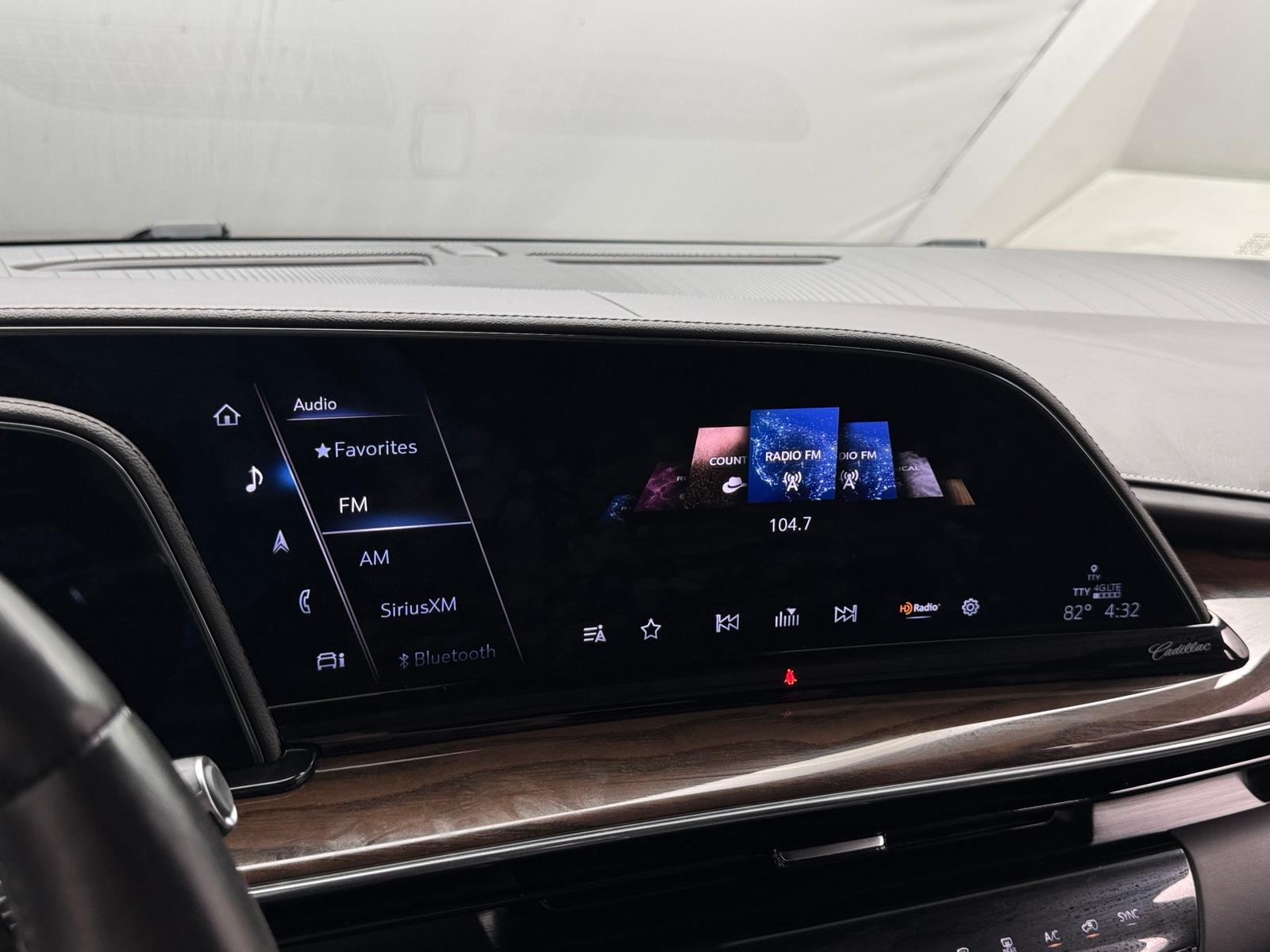 Thumbnail: 2024 Cadillac Escalade - 3