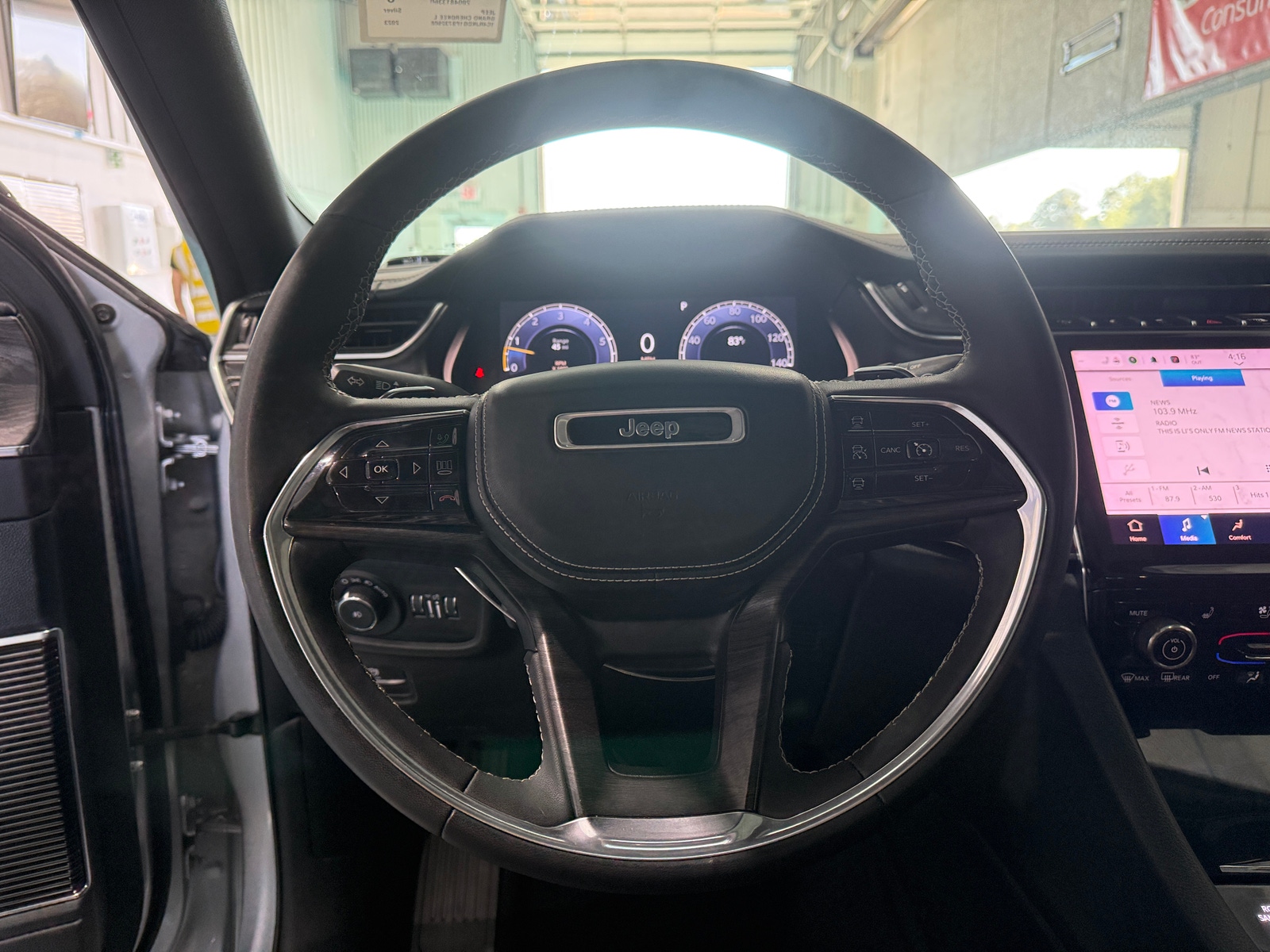 Thumbnail: 2023 Jeep Grand Cherokee L - 4