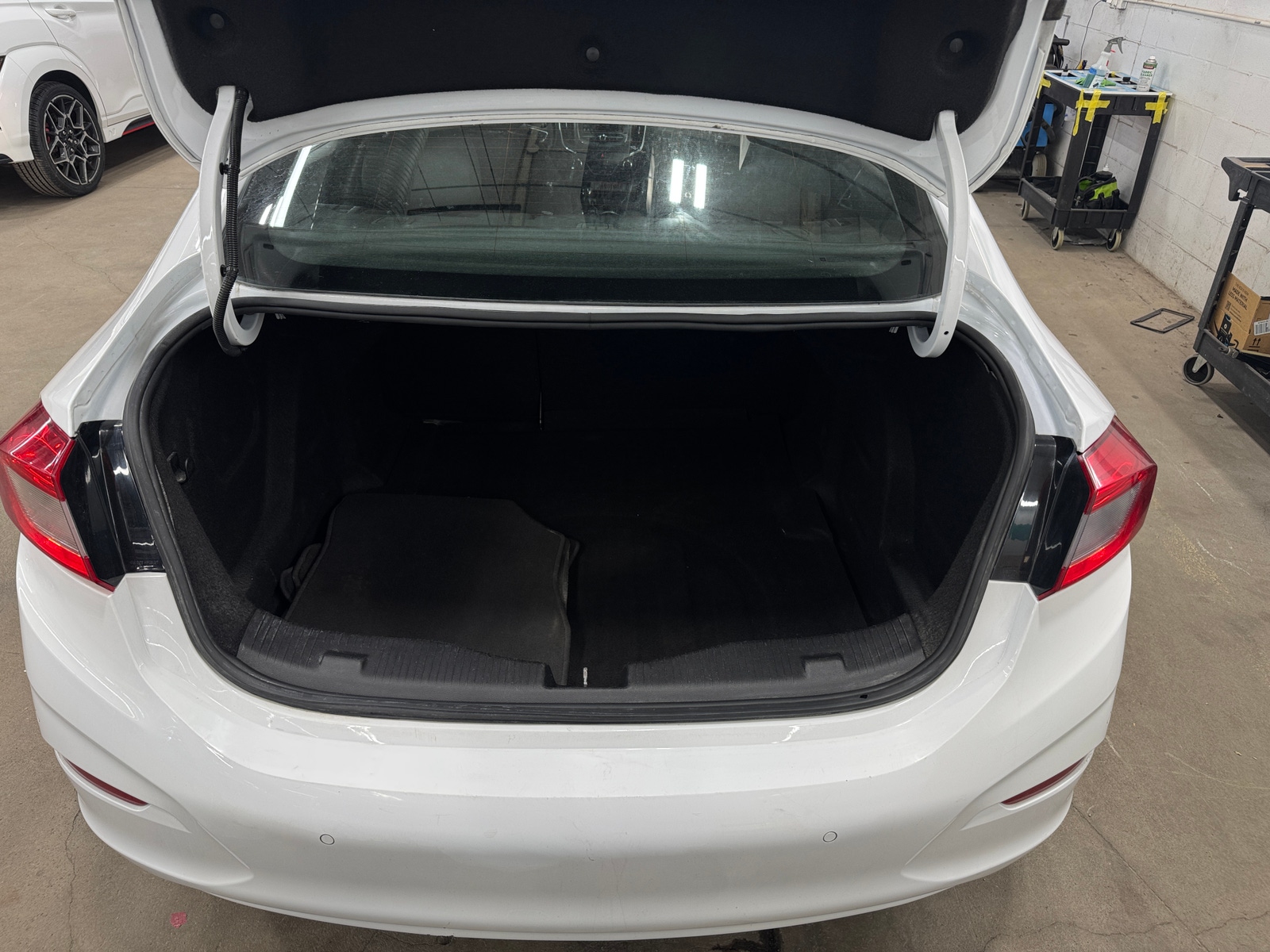 Thumbnail: 2019 Chevrolet Cruze - 7