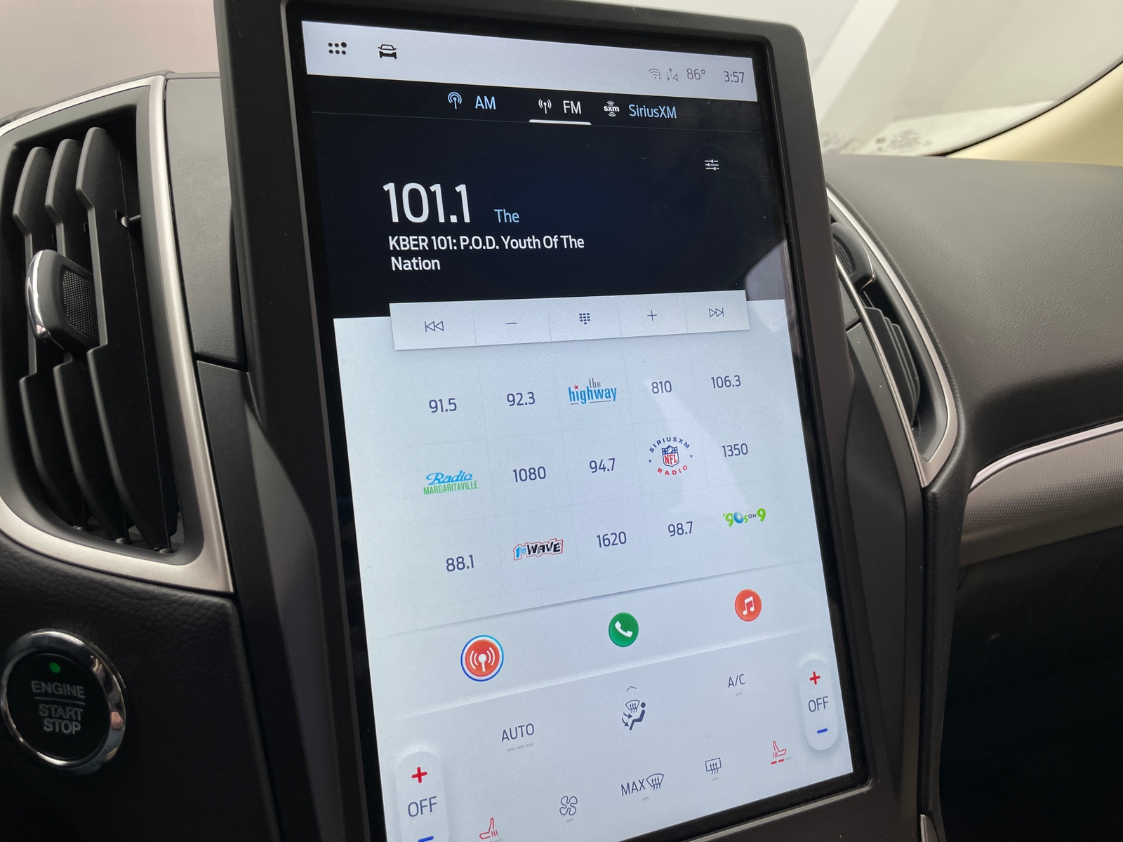 Thumbnail: 2021 Ford Edge - 3
