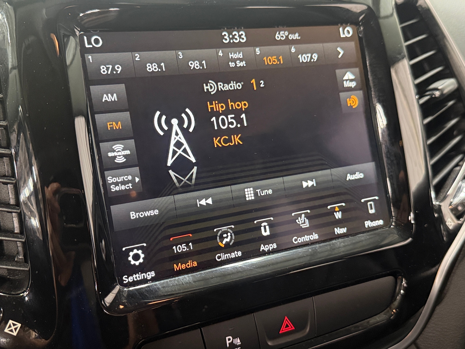 Thumbnail: 2019 Jeep Cherokee - 3