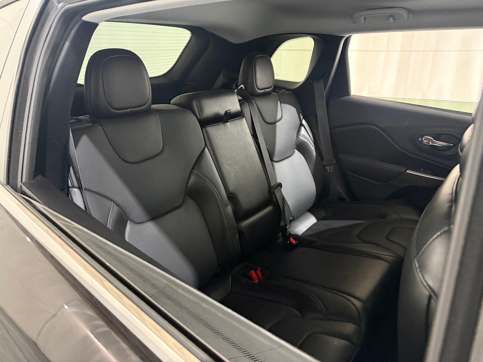 Thumbnail: 2020 Jeep Cherokee - 5
