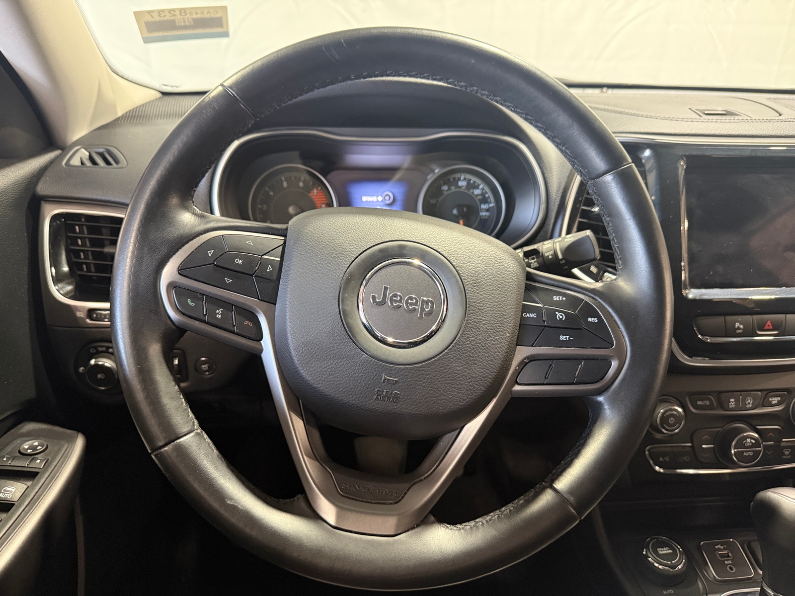 Thumbnail: 2020 Jeep Cherokee - 4