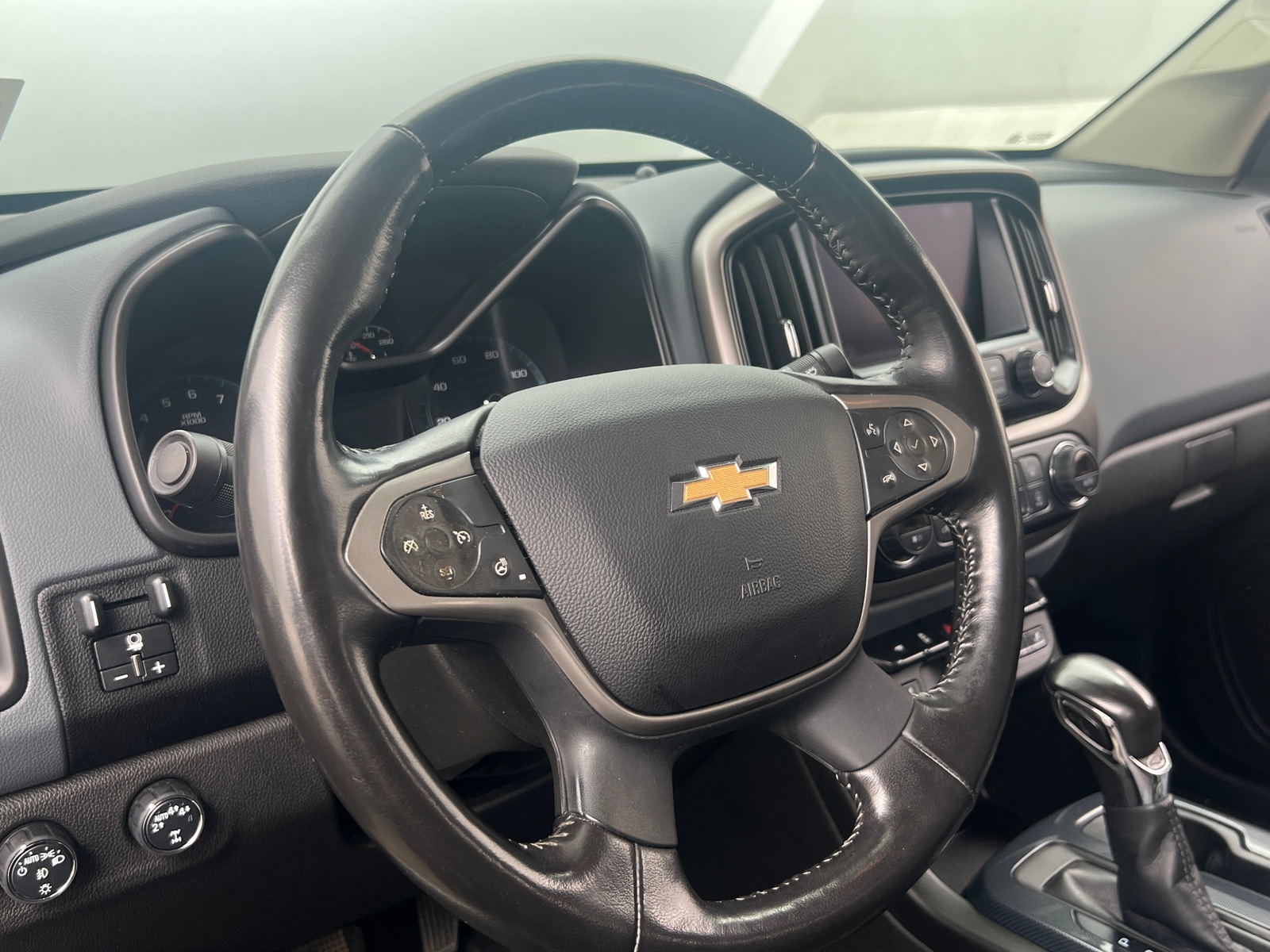 Thumbnail: 2022 Chevrolet Colorado - 5