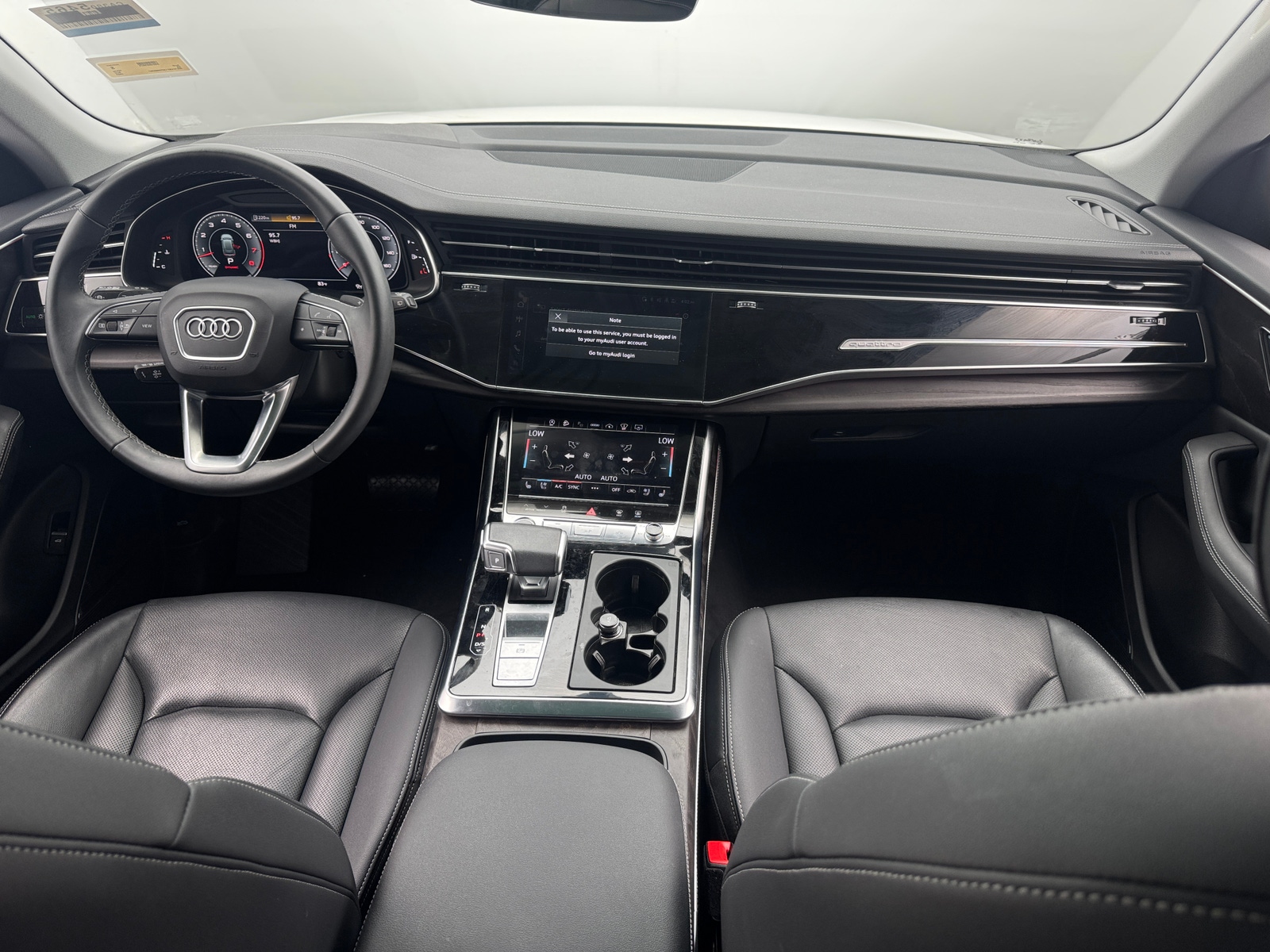 Thumbnail: 2023 Audi Q8 - 2