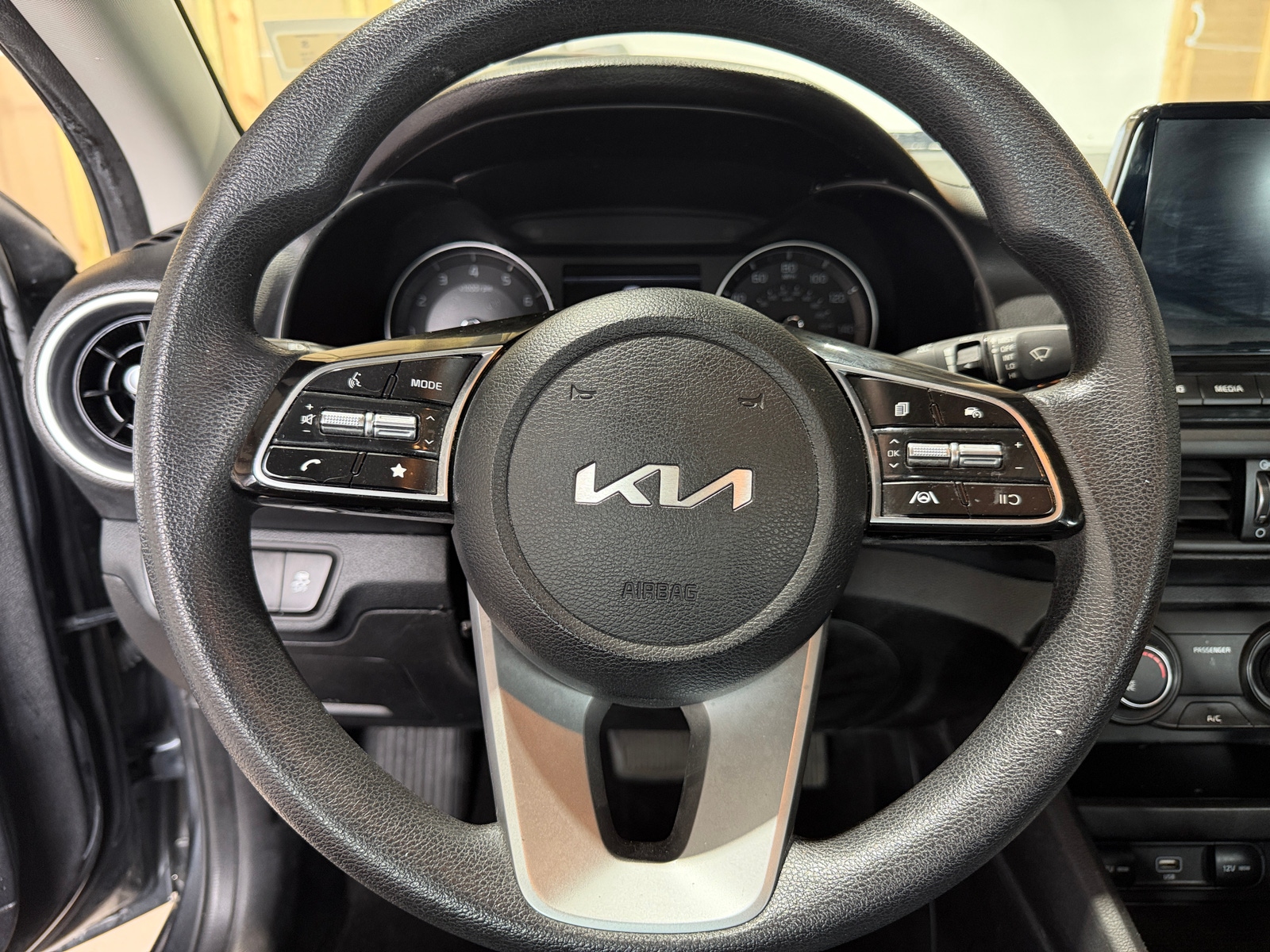 Thumbnail: 2023 Kia Forte - 5