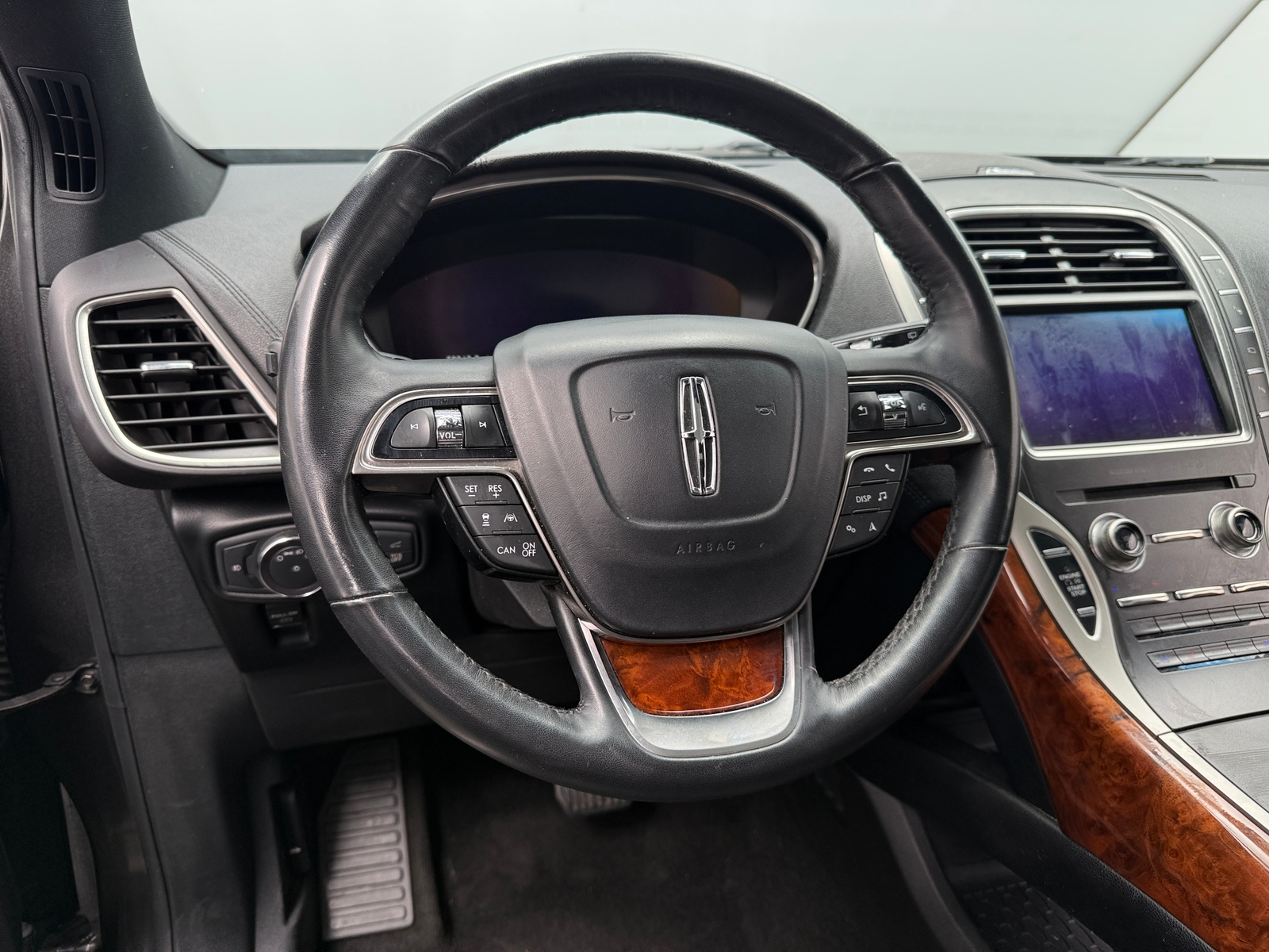 Thumbnail: 2019 Lincoln Nautilus - 4