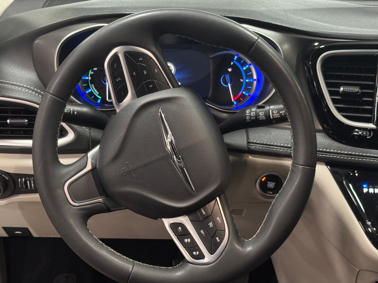 Thumbnail: 2024 Chrysler Pacifica - 4