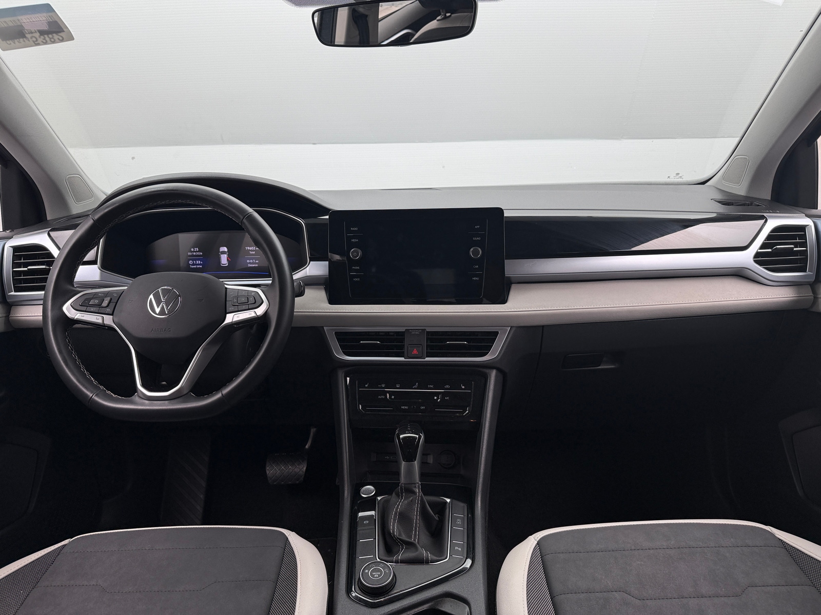 Thumbnail: 2025 Volkswagen Taos - 3