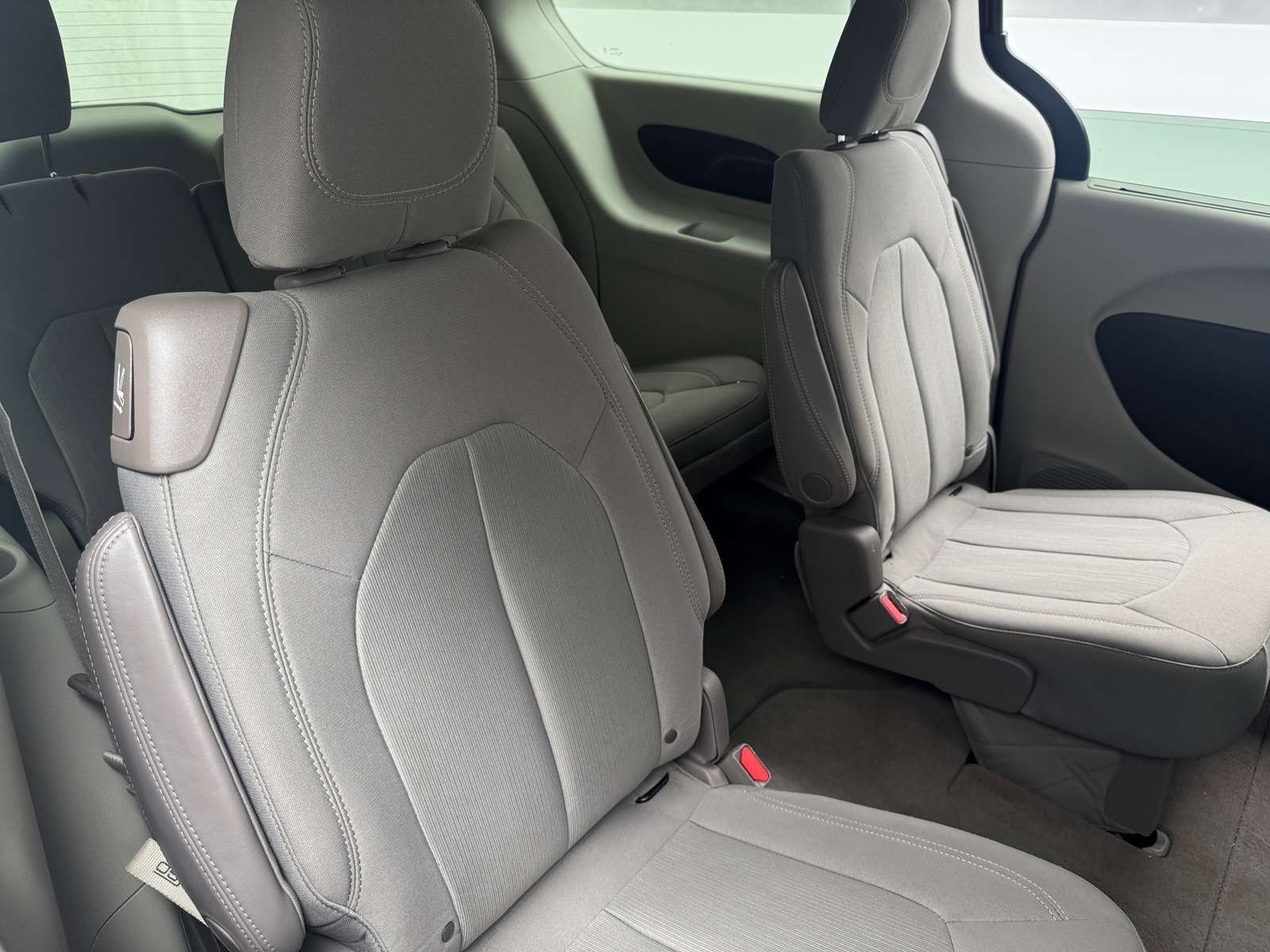 Thumbnail: 2018 Chrysler Pacifica - 6
