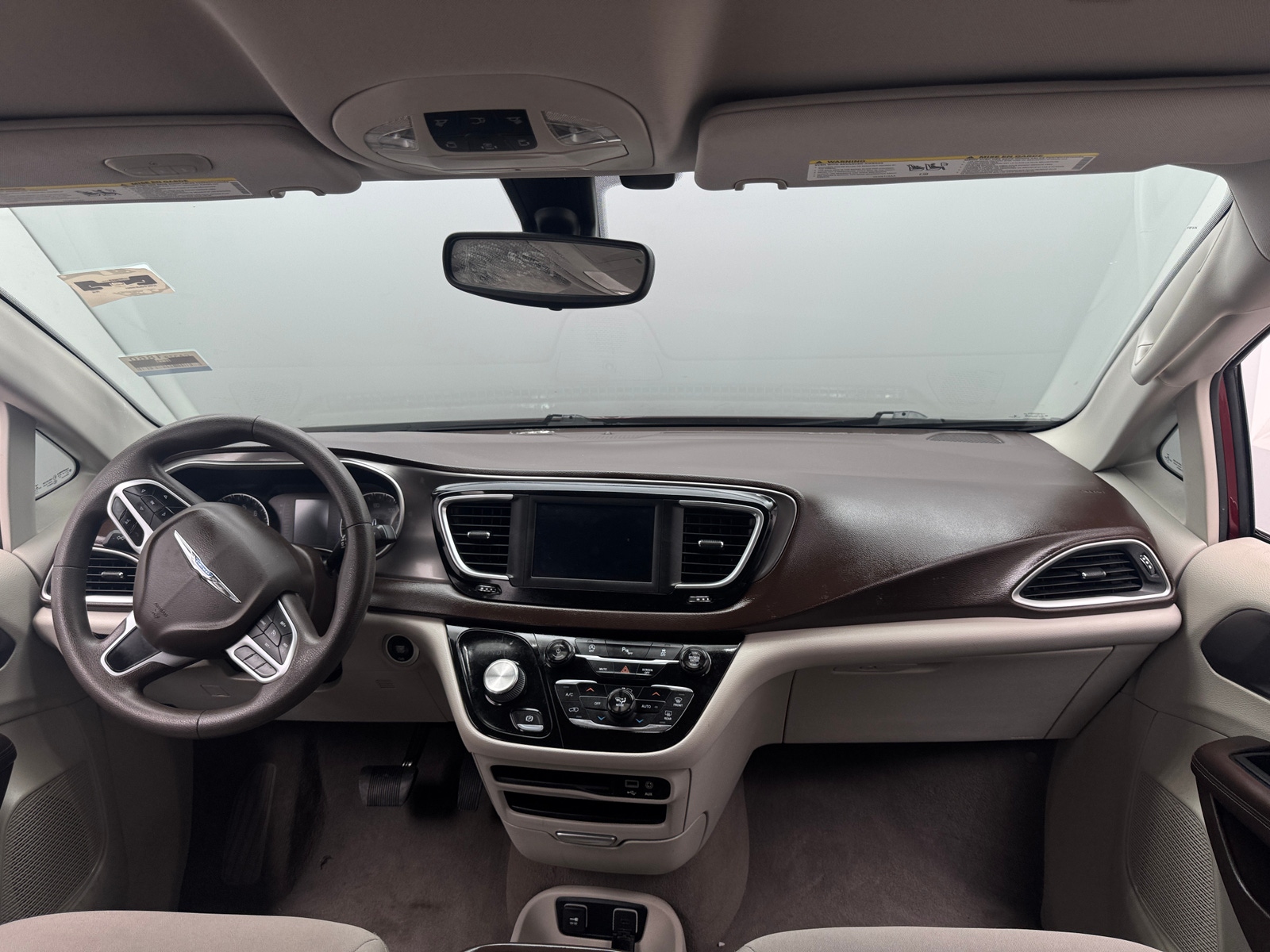 Thumbnail: 2018 Chrysler Pacifica - 3