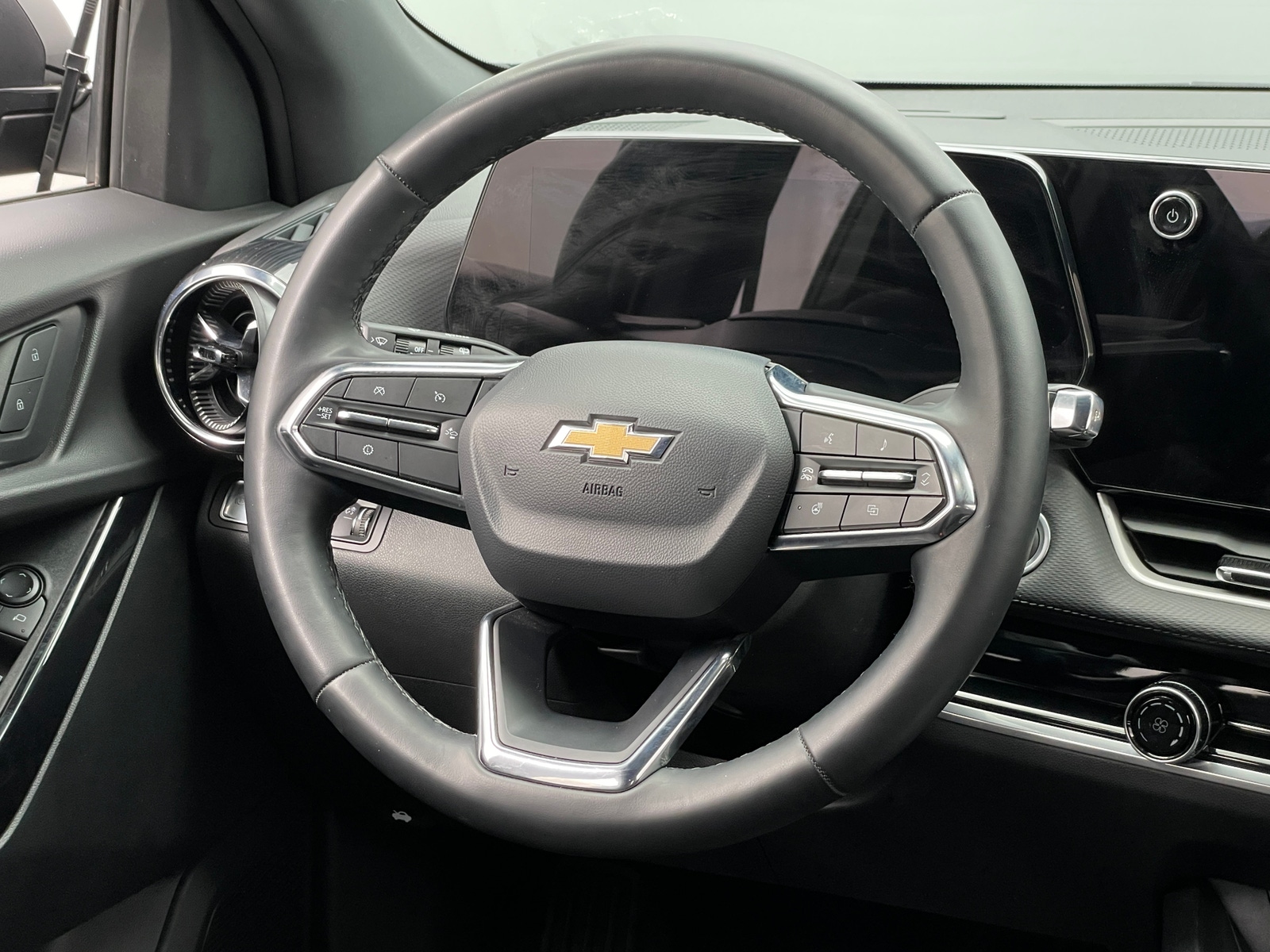 Thumbnail: 2025 Chevrolet Equinox - 5