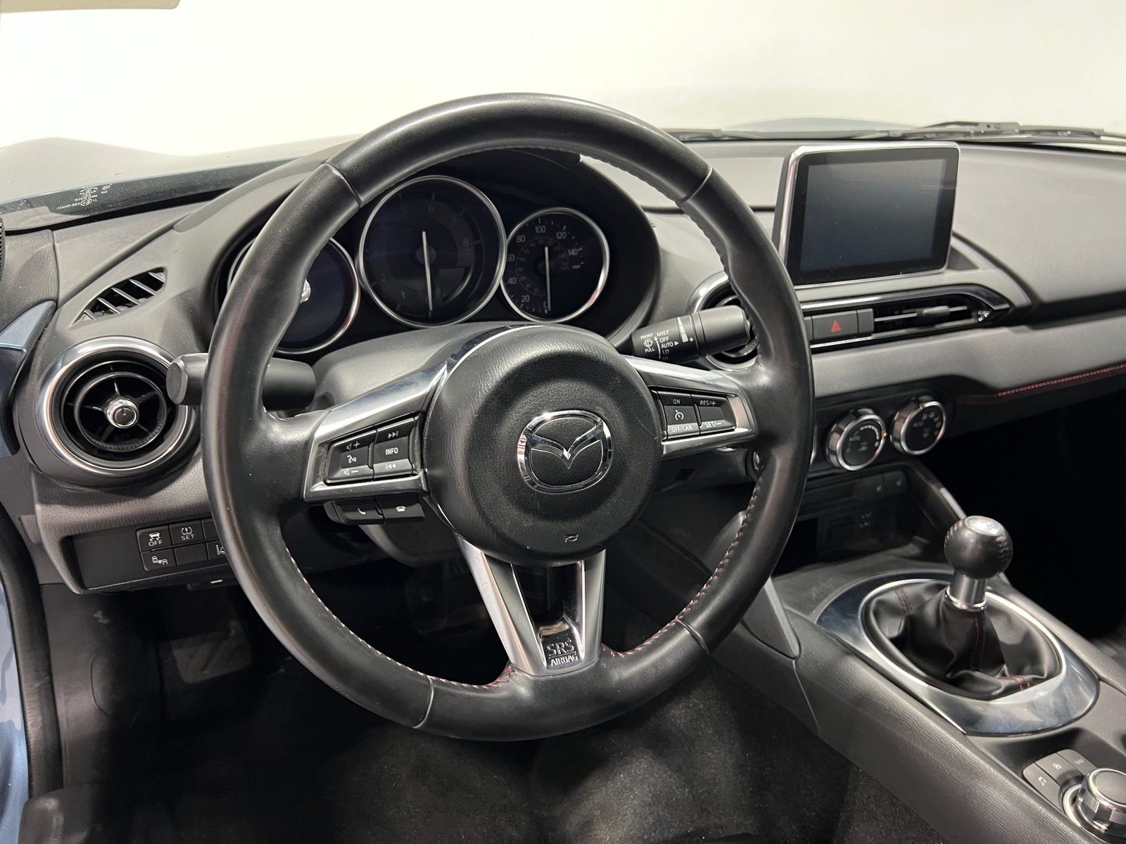 Thumbnail: 2017 Mazda MX-5 Miata - 4