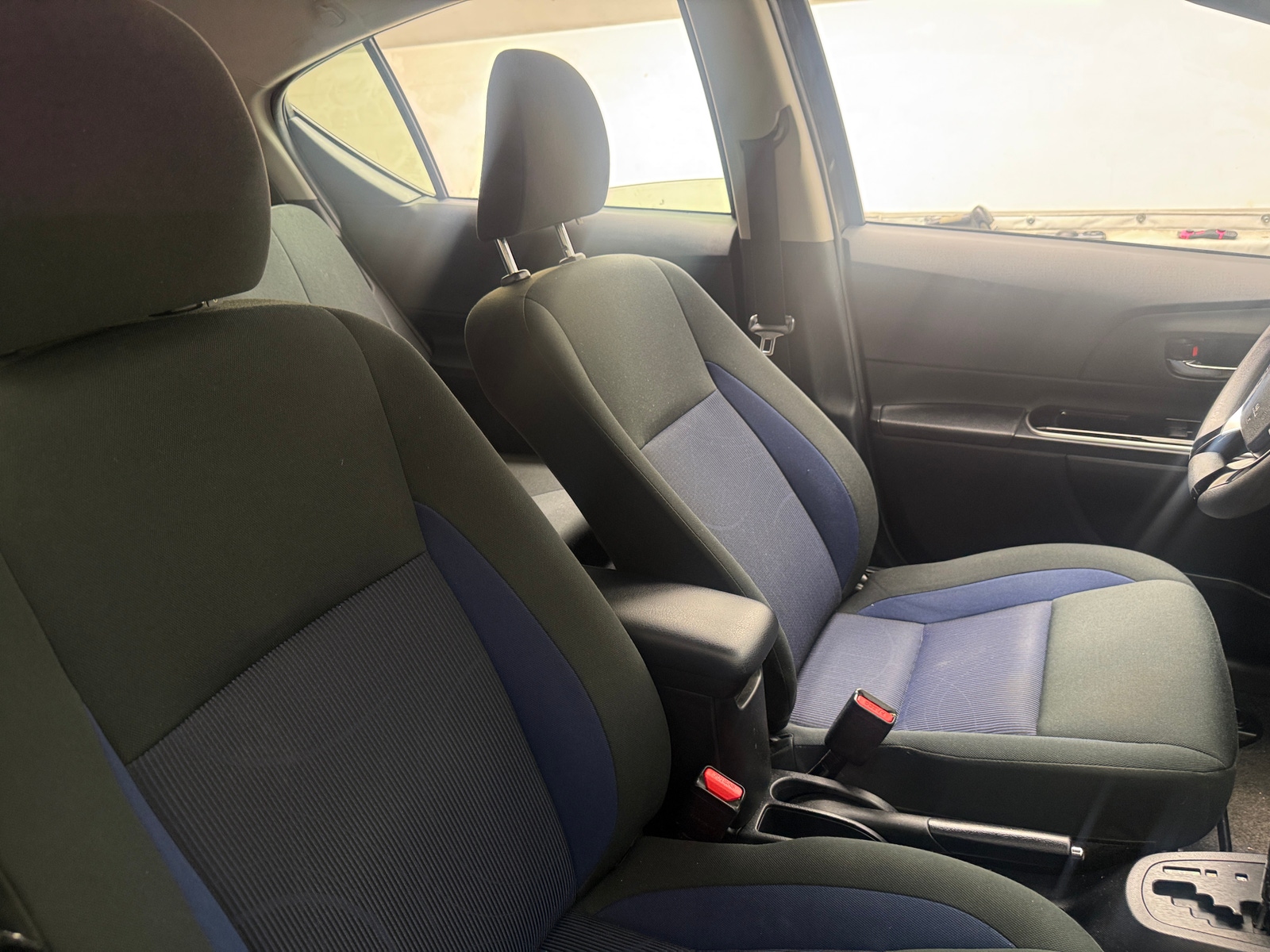 Thumbnail: 2018 Toyota Prius c - 2