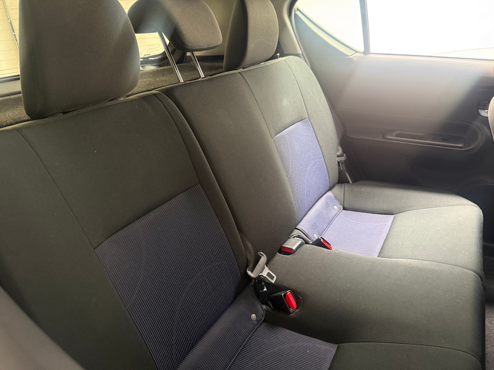 Thumbnail: 2018 Toyota Prius c - 6