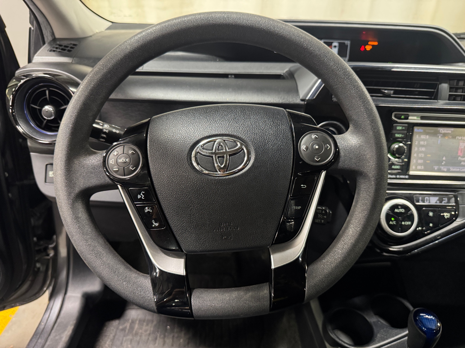 Thumbnail: 2018 Toyota Prius c - 5