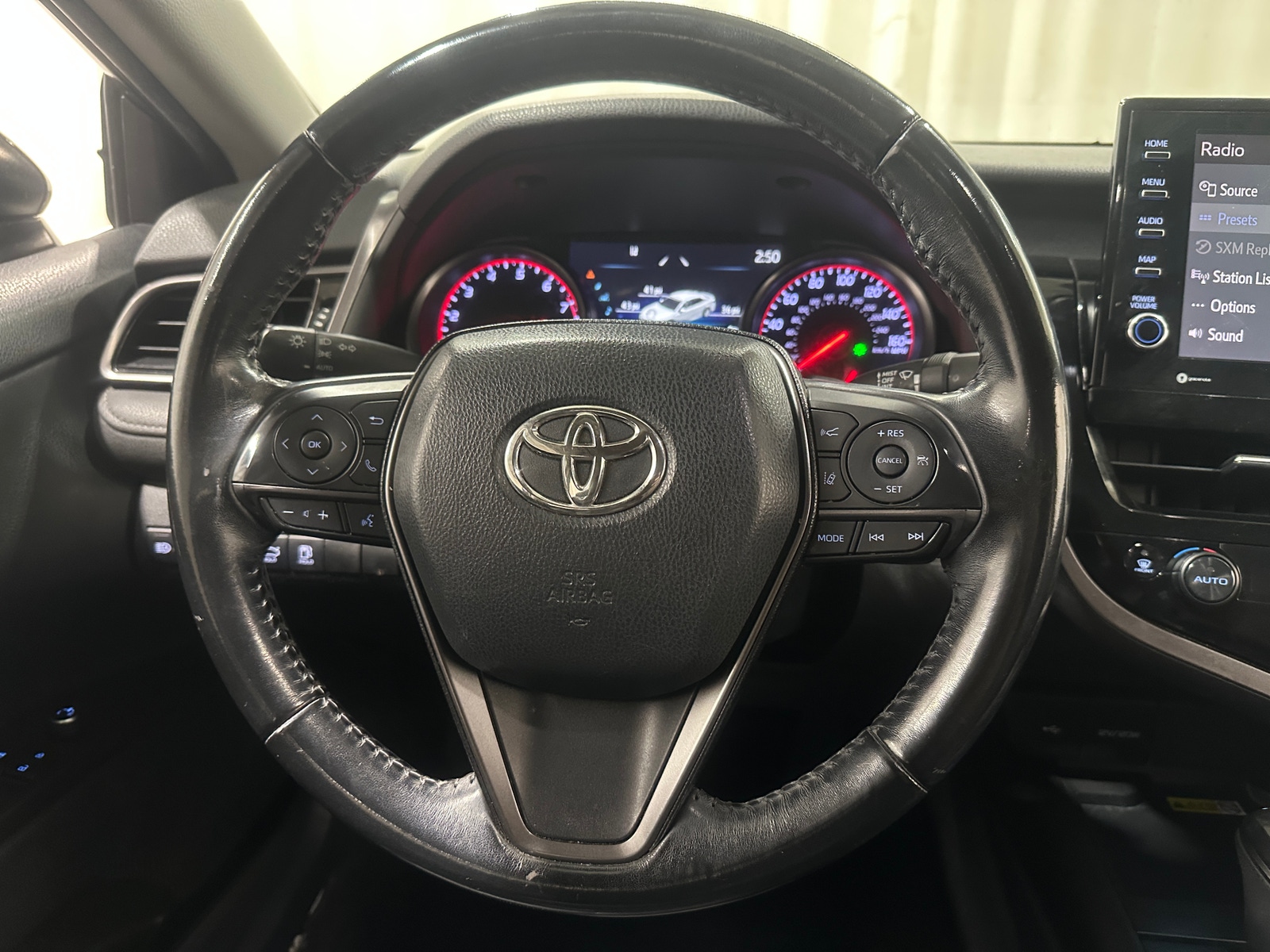 Thumbnail: 2022 Toyota Camry - 4