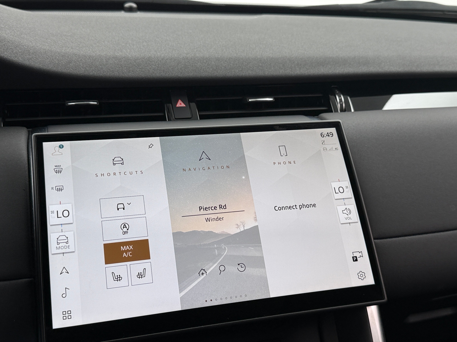 Thumbnail: 2025 Land Rover Discovery Sport - 3