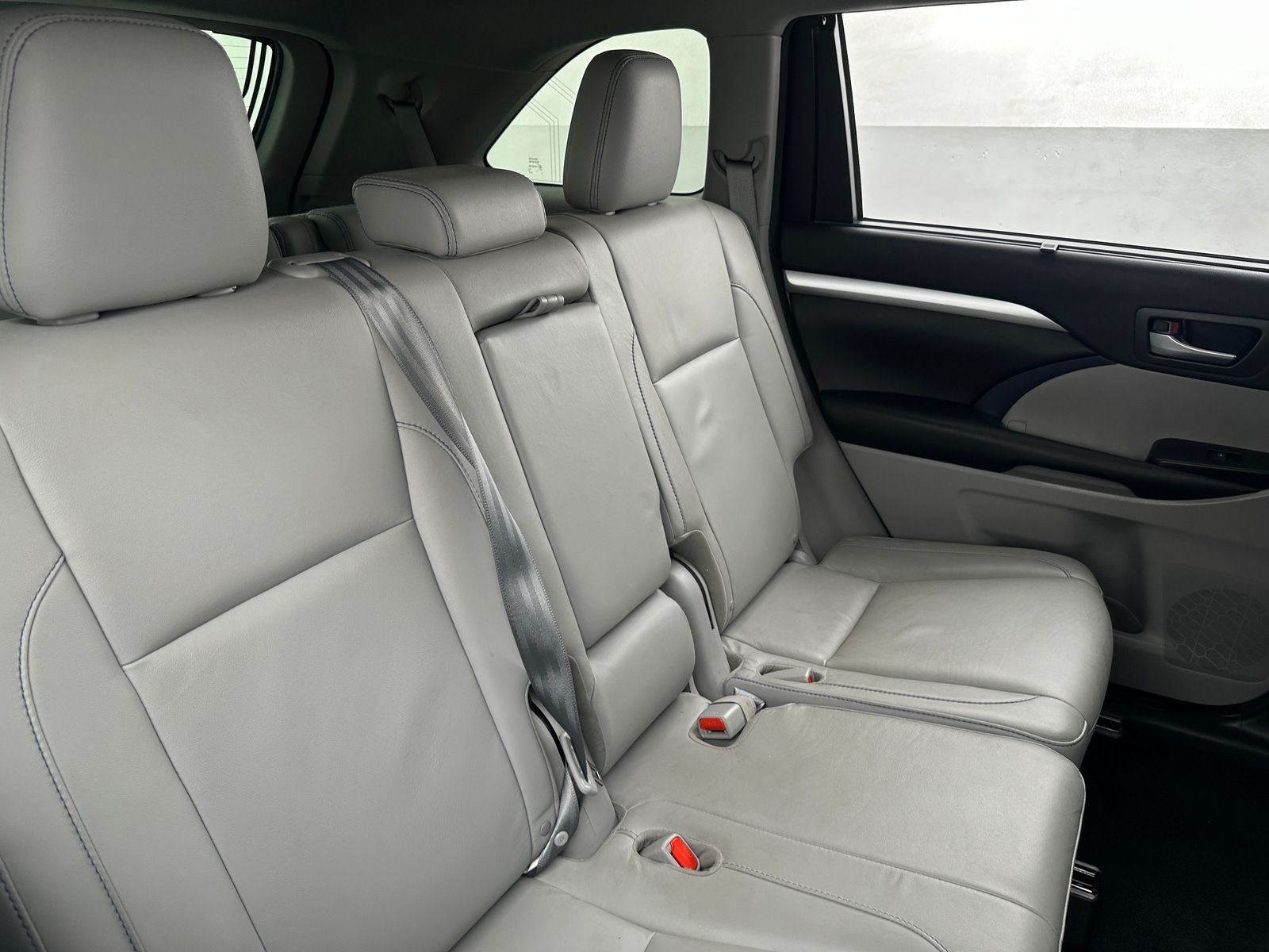 Thumbnail: 2016 Toyota Highlander - 5