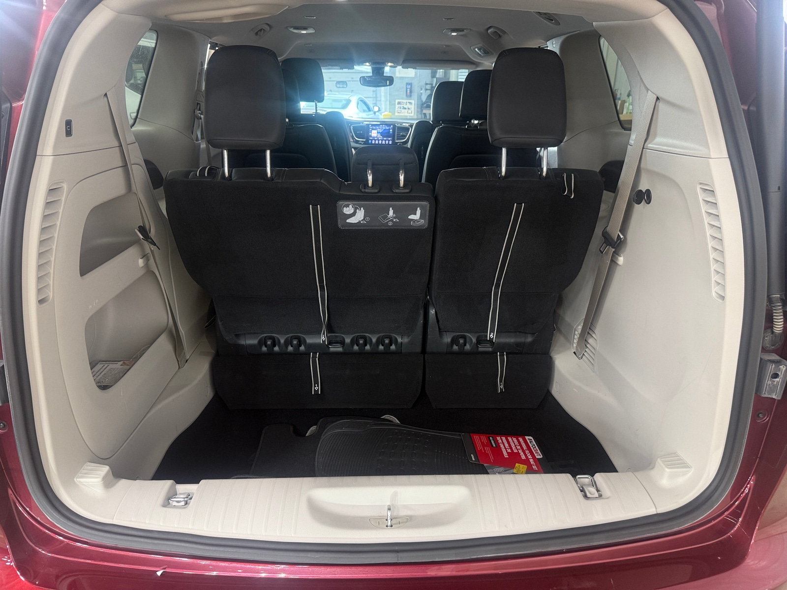 Thumbnail: 2019 Chrysler Pacifica - 6