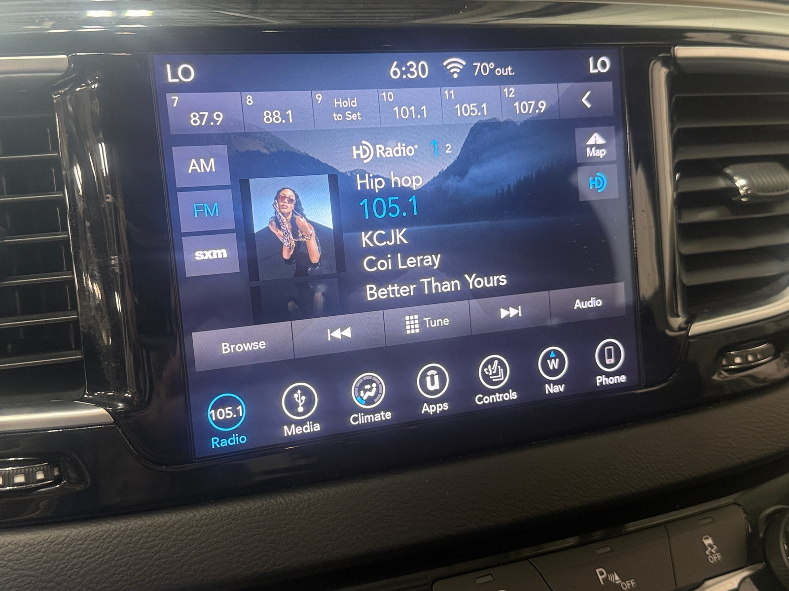 Thumbnail: 2019 Chrysler Pacifica - 3
