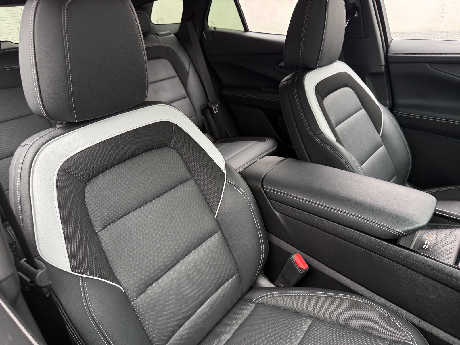 Thumbnail: 2024 Chevrolet Blazer EV - 2