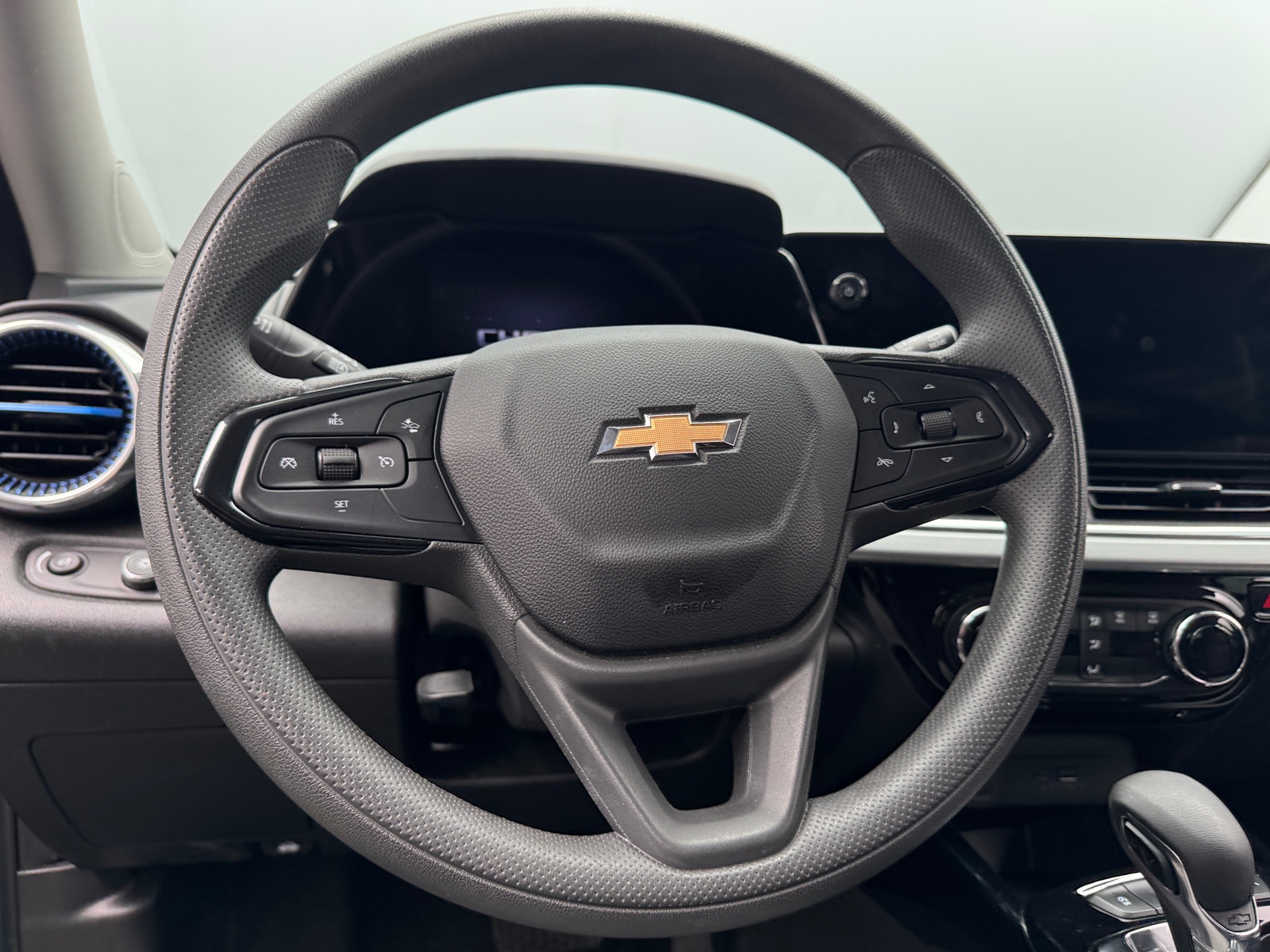 Thumbnail: 2025 Chevrolet Trax - 5