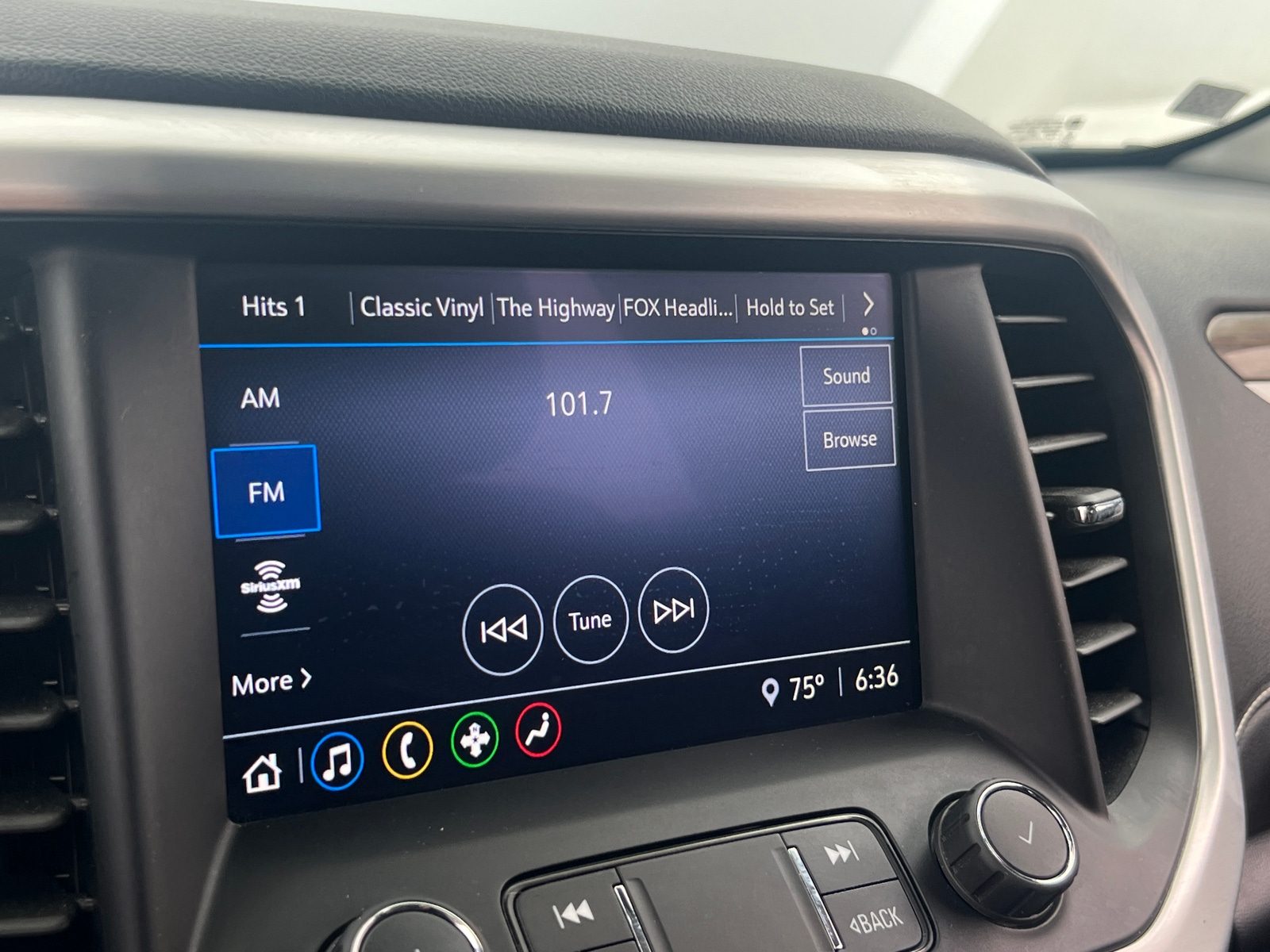 Thumbnail: 2020 GMC Acadia - 4