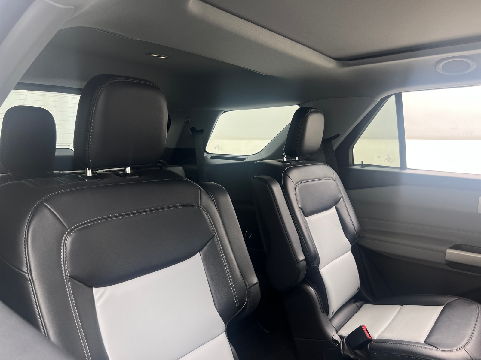 Thumbnail: 2022 Ford Explorer - 6