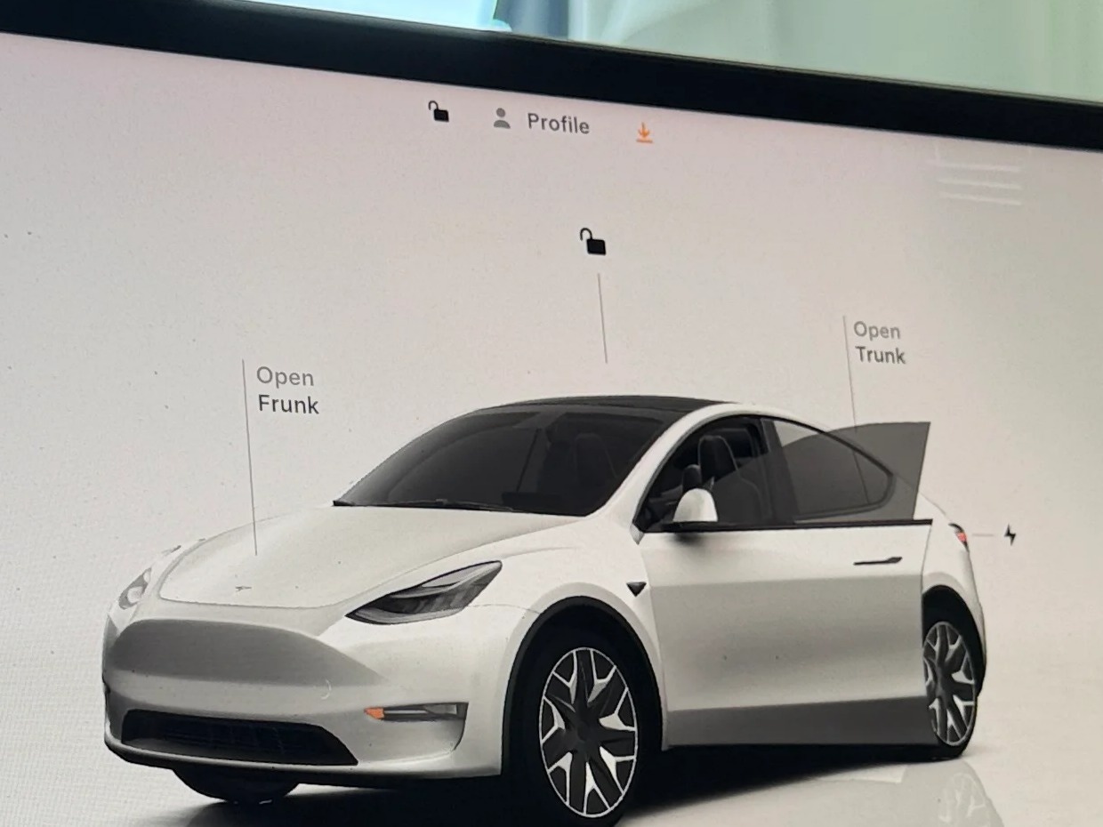 Thumbnail: 2022 Tesla Model Y - 3