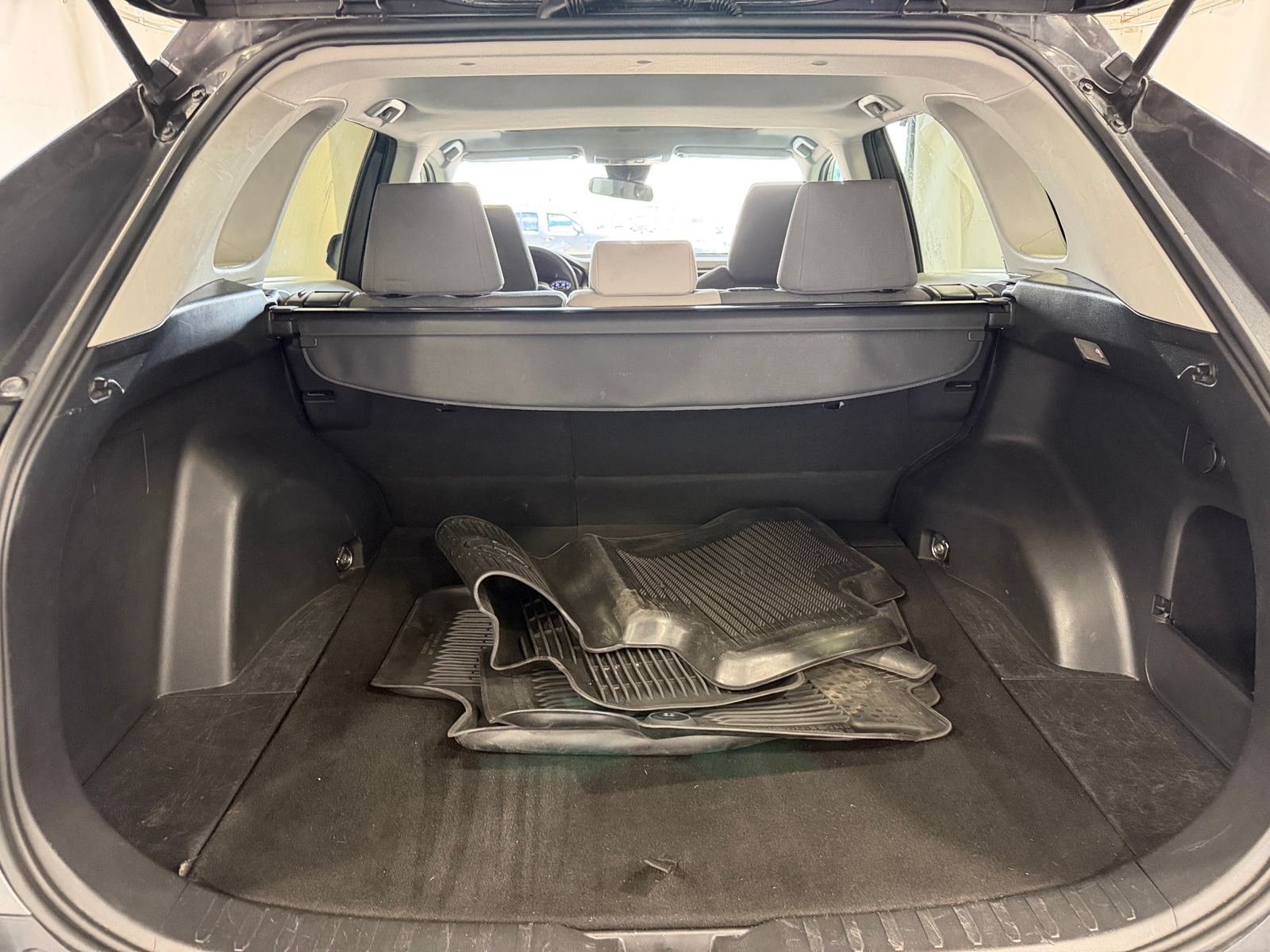 Thumbnail: 2019 Toyota RAV4 - 7