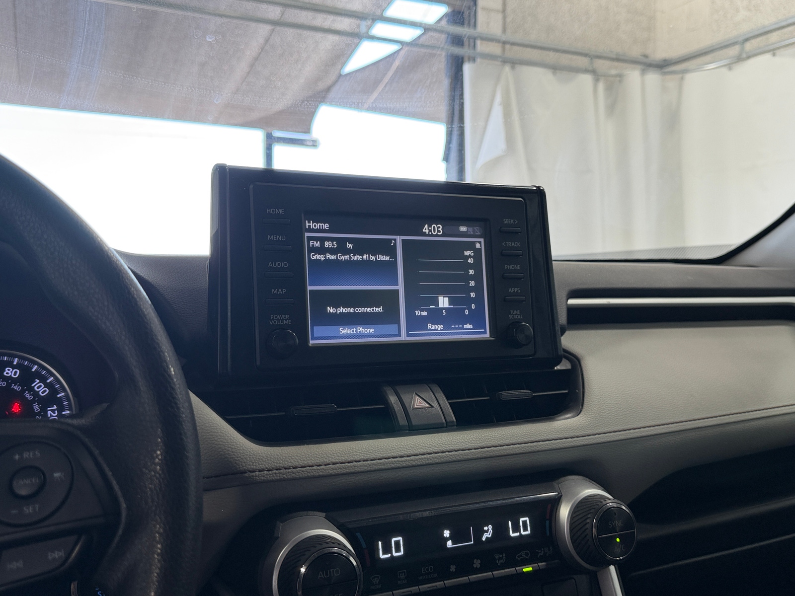 Thumbnail: 2019 Toyota RAV4 - 4