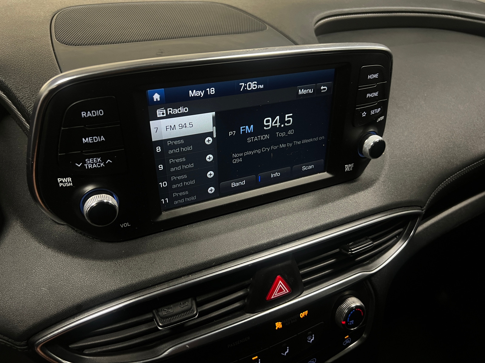 Thumbnail: 2019 Hyundai Santa Fe - 4